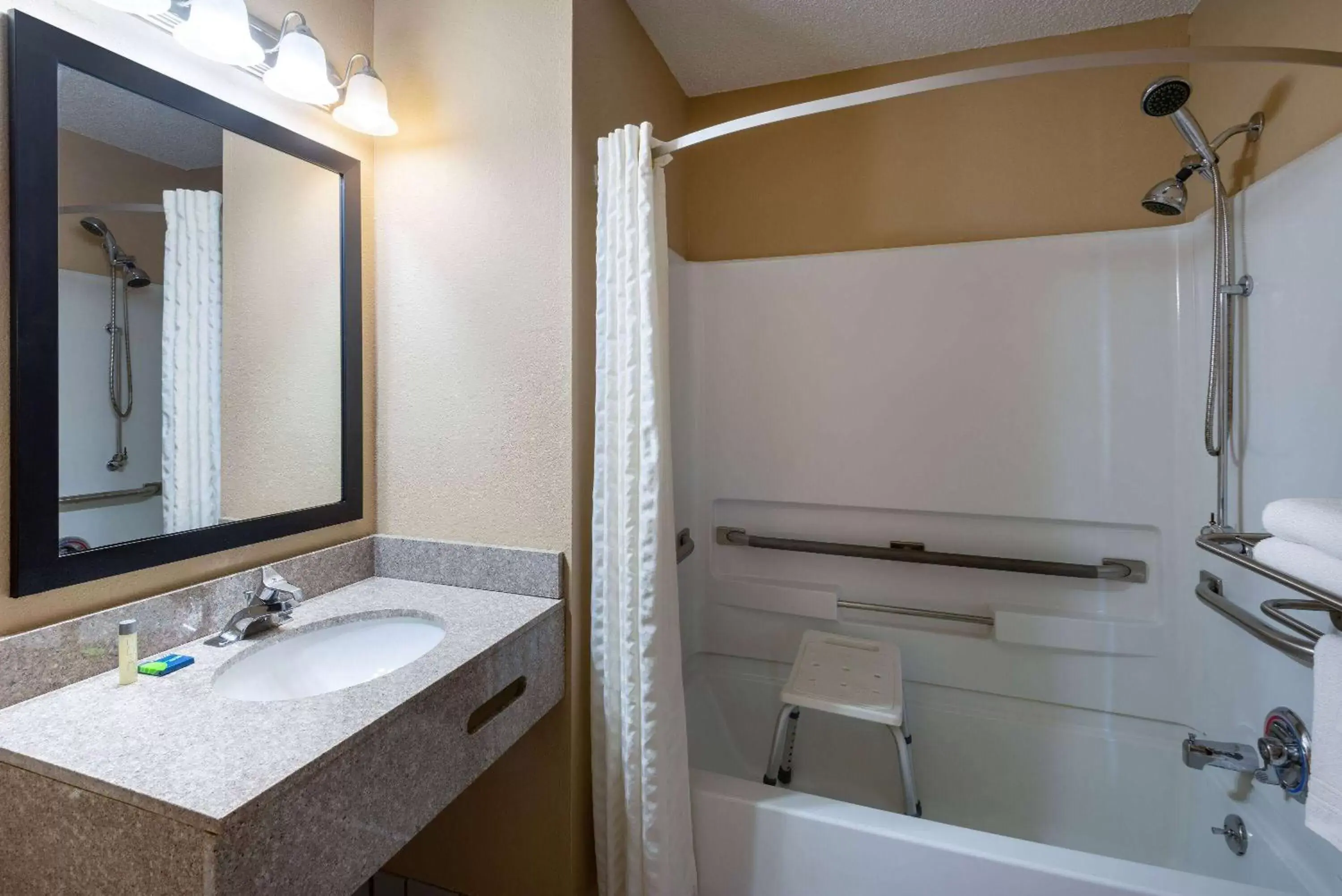 Bathroom in Super 8 by Wyndham Summersville