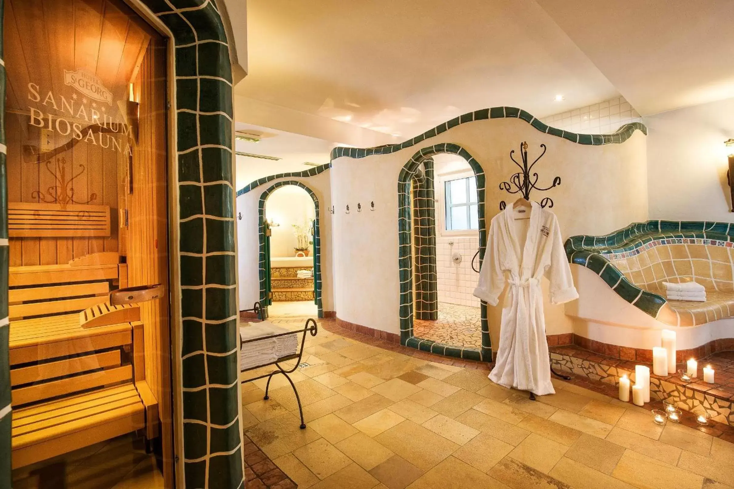 Spa and wellness centre/facilities, Bathroom in Johannesbad Hotel St. Georg