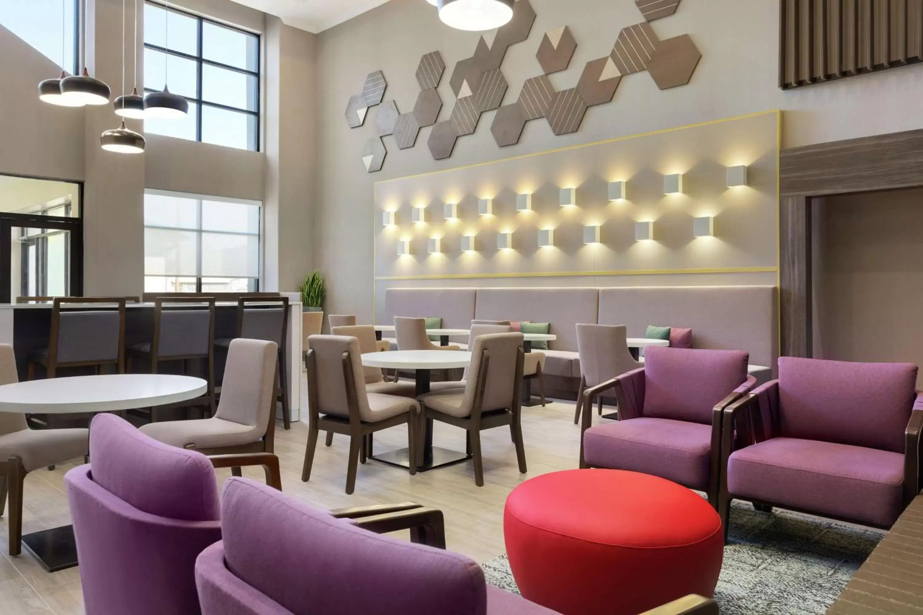 Lobby or reception, Lounge/Bar in Hampton Inn & Suites Houston-Cypress Station