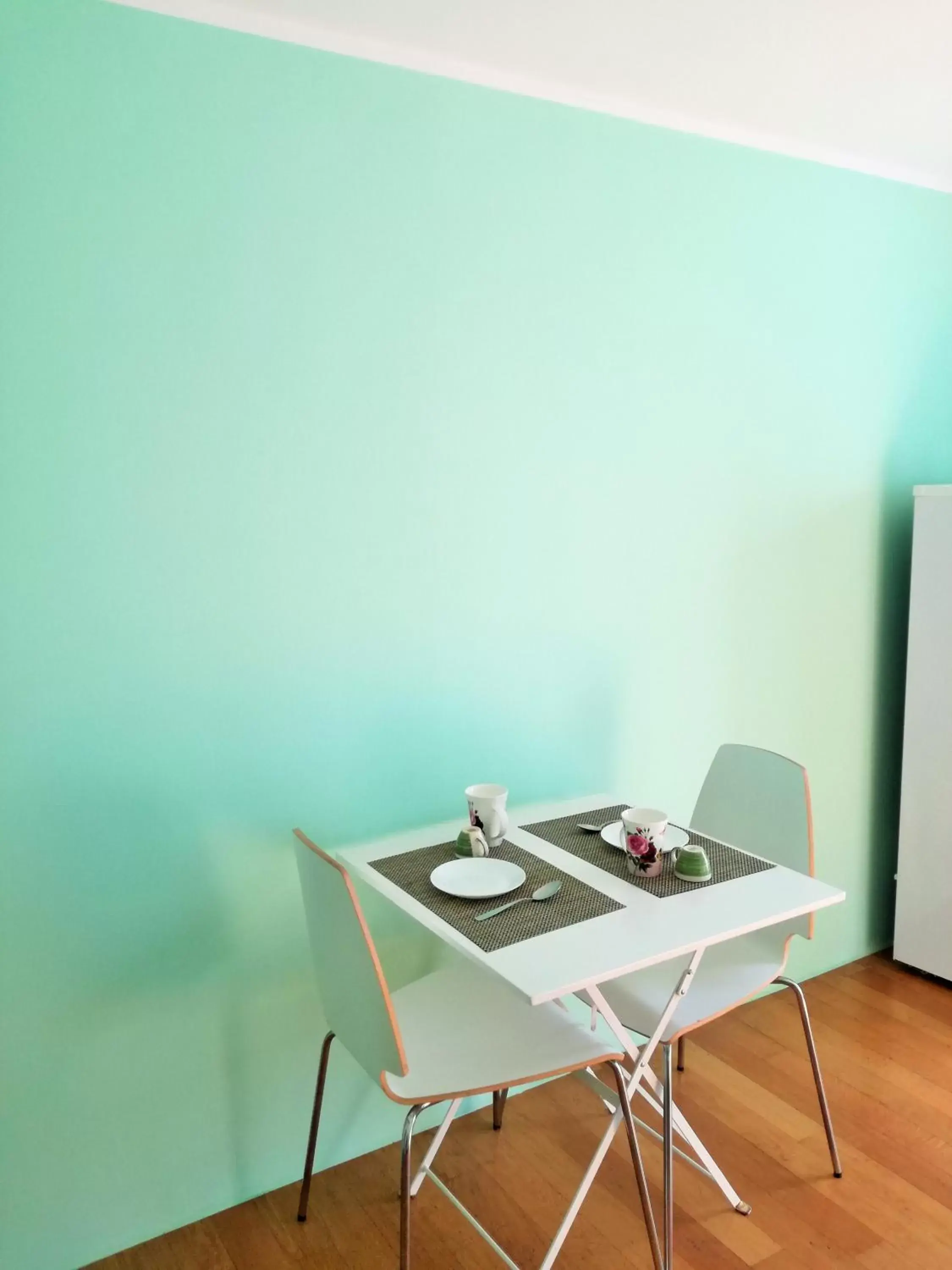 Kitchen or kitchenette, Dining Area in Zaffiro Blu Airport