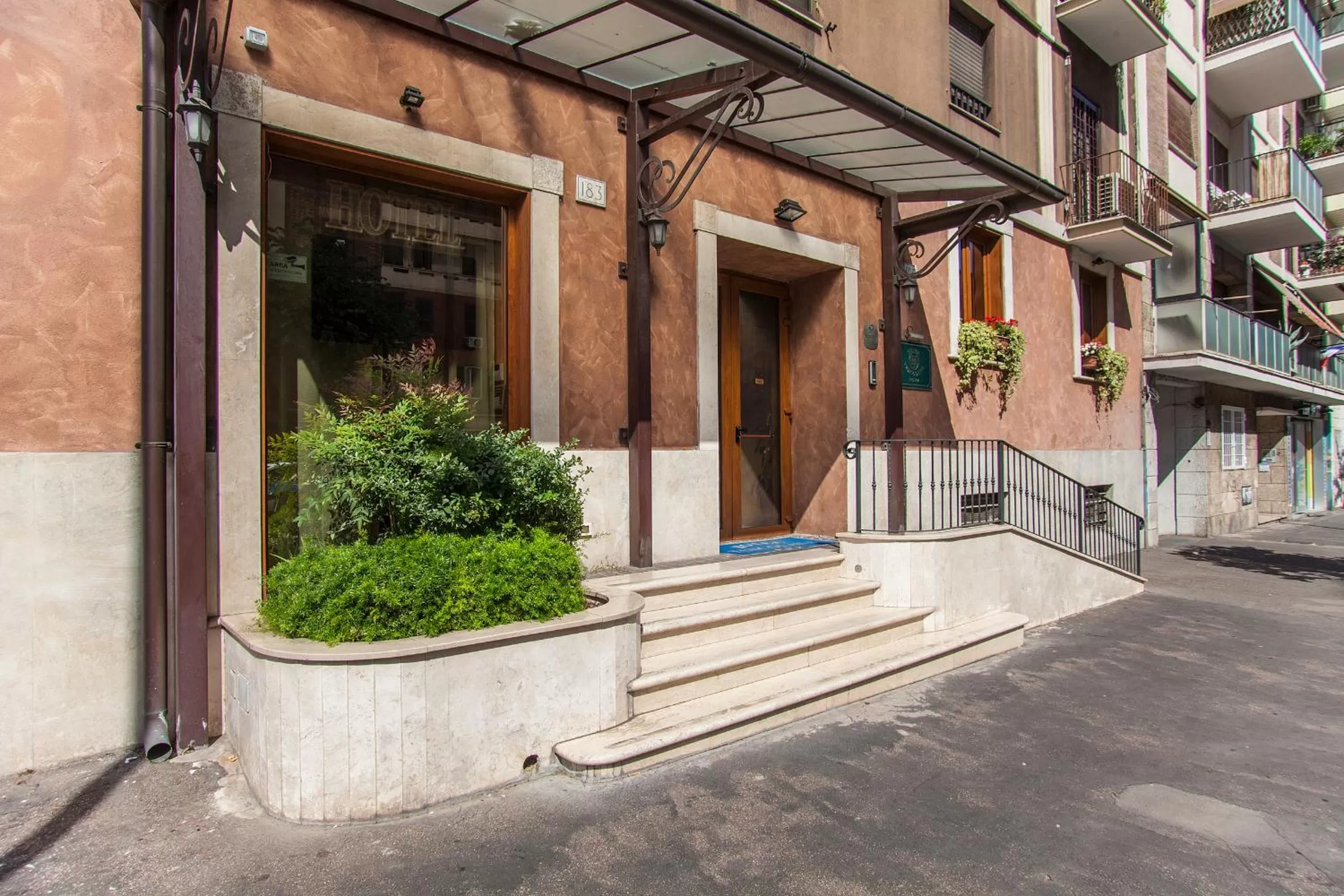 Property building in Hotel Tuscolana