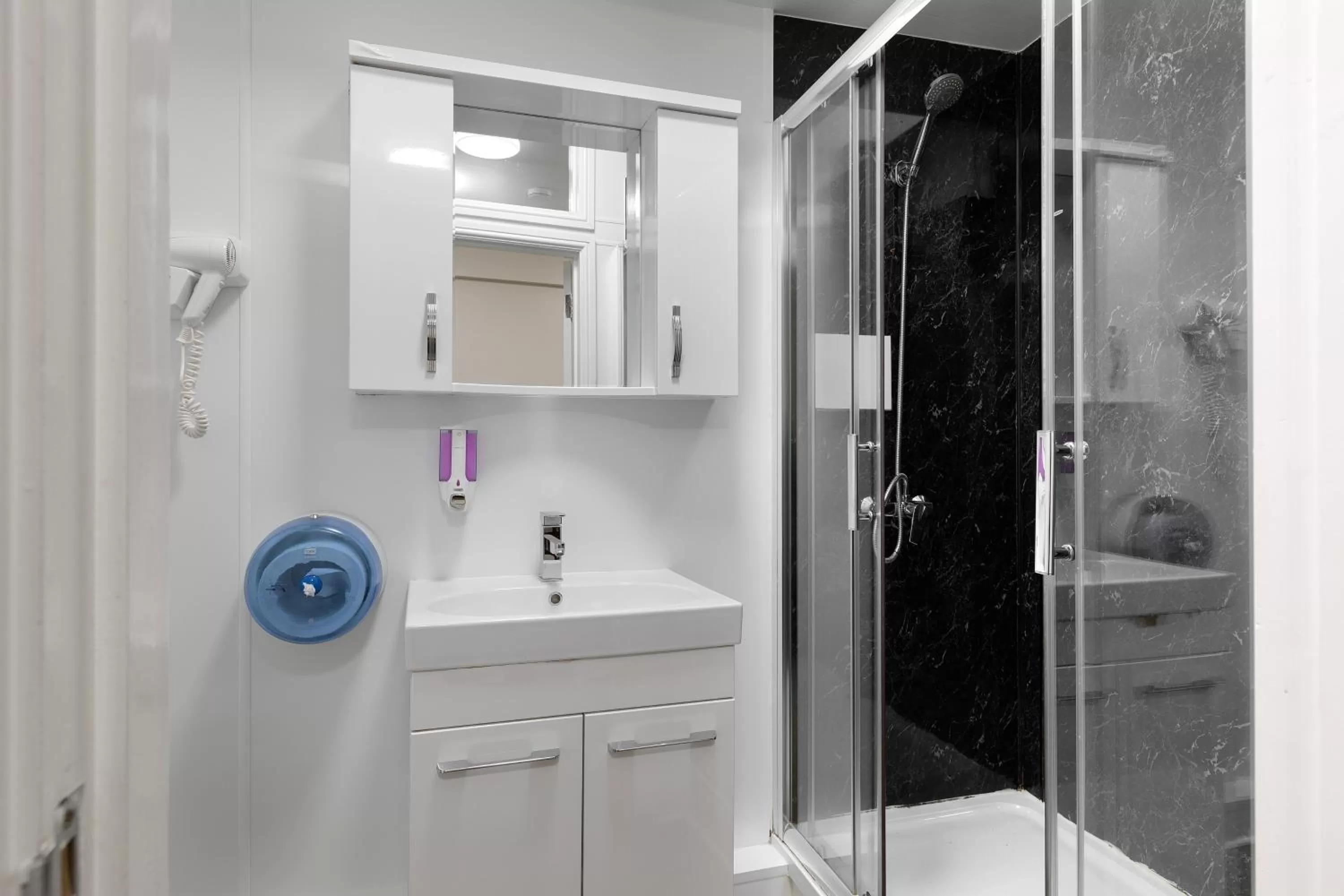 Bathroom in Central Hoxton Shoreditch