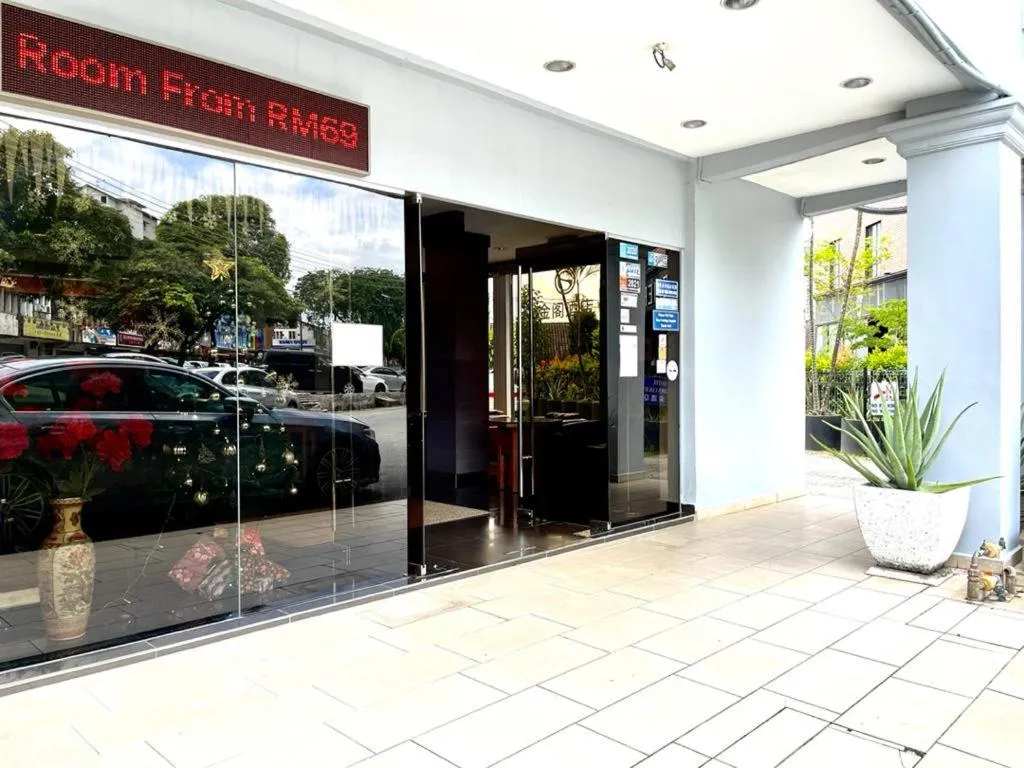 Golden Court Hotel - Sri Pelangi