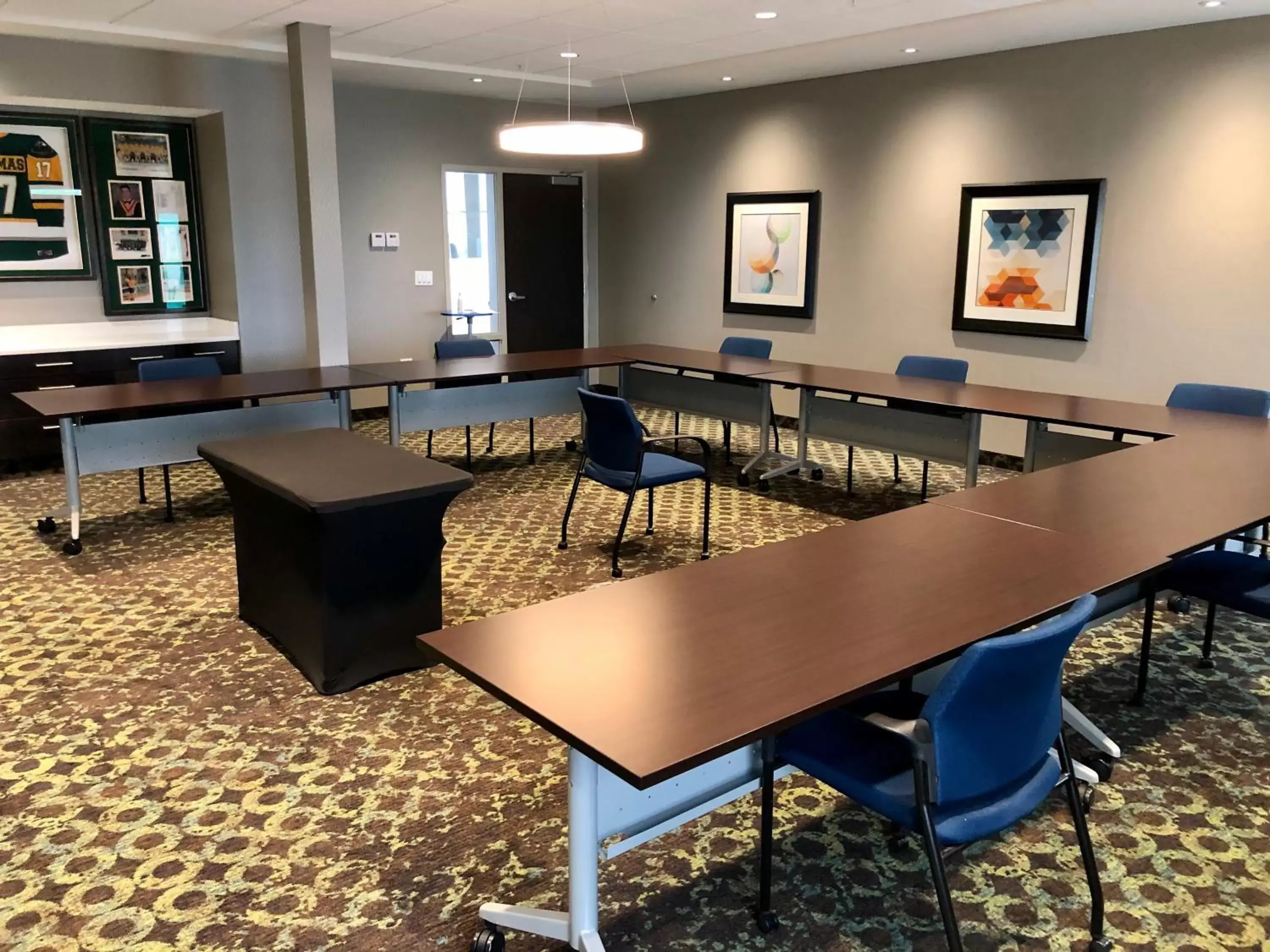 Meeting/conference room in Holiday Inn Express & Suites - Saskatoon East - University, an IHG Hotel