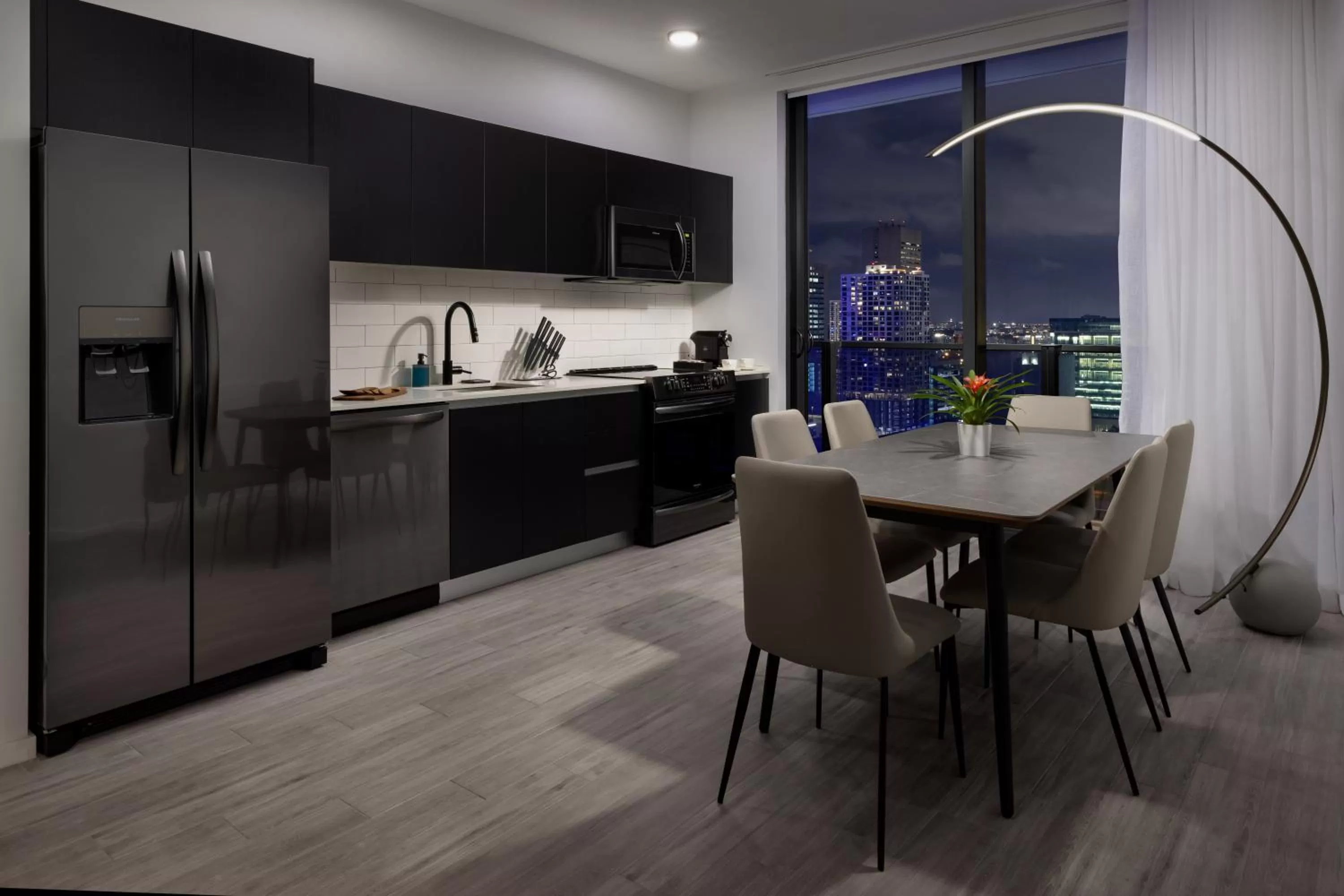 Kitchen or kitchenette in The Elser Hotel Miami - An All-Suite Hotel