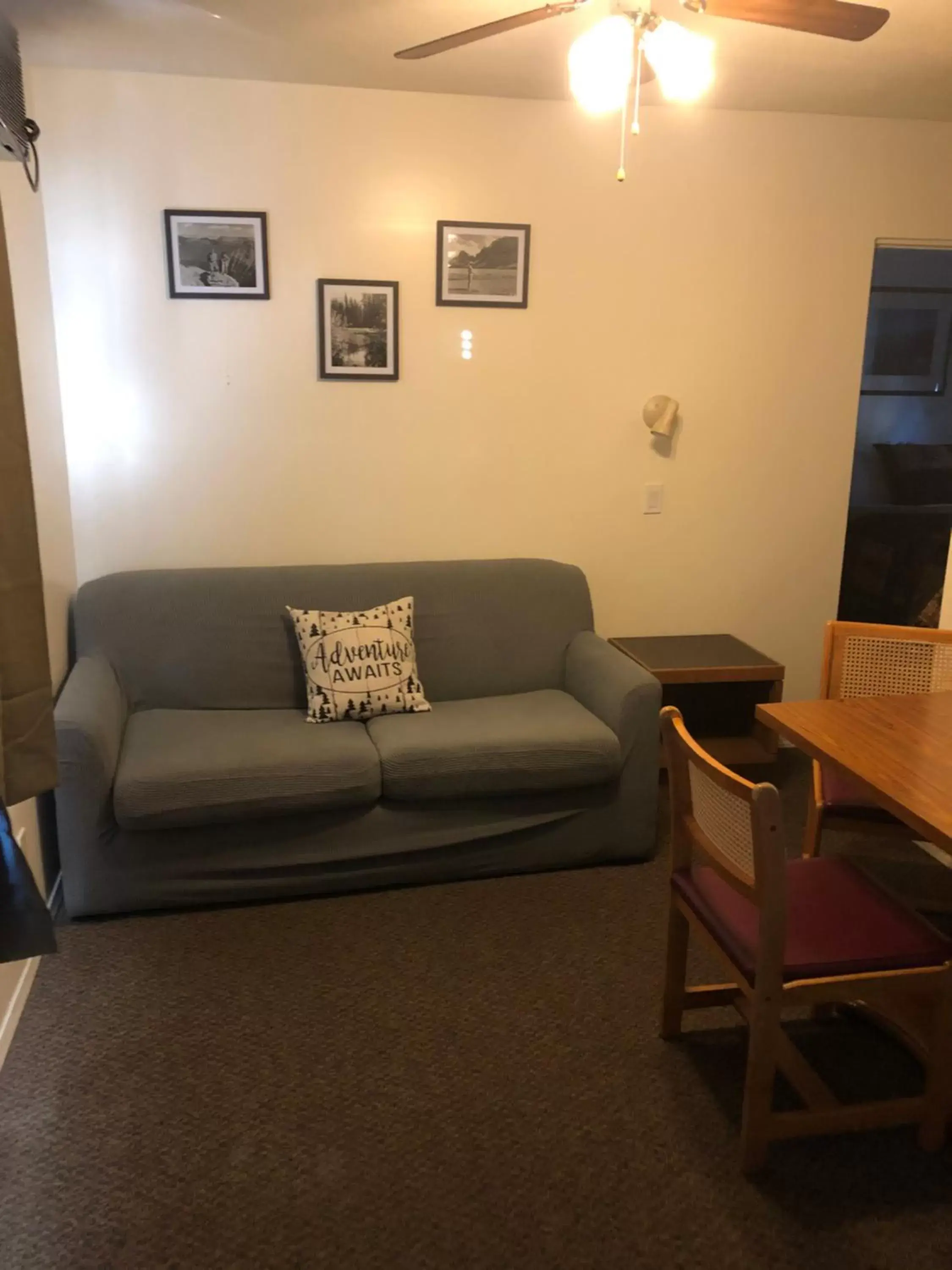 Seating Area in Mountain Springs Motel