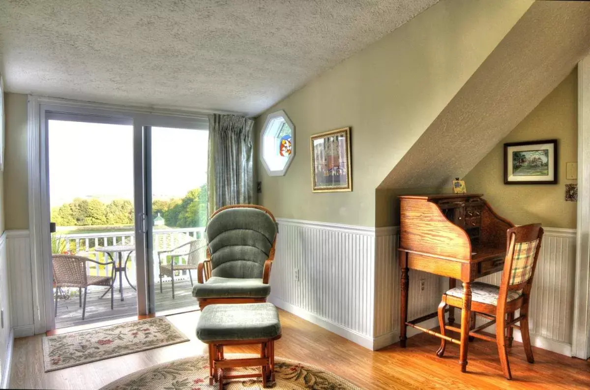 Seating Area in Los Gatos Bed & Breakfast