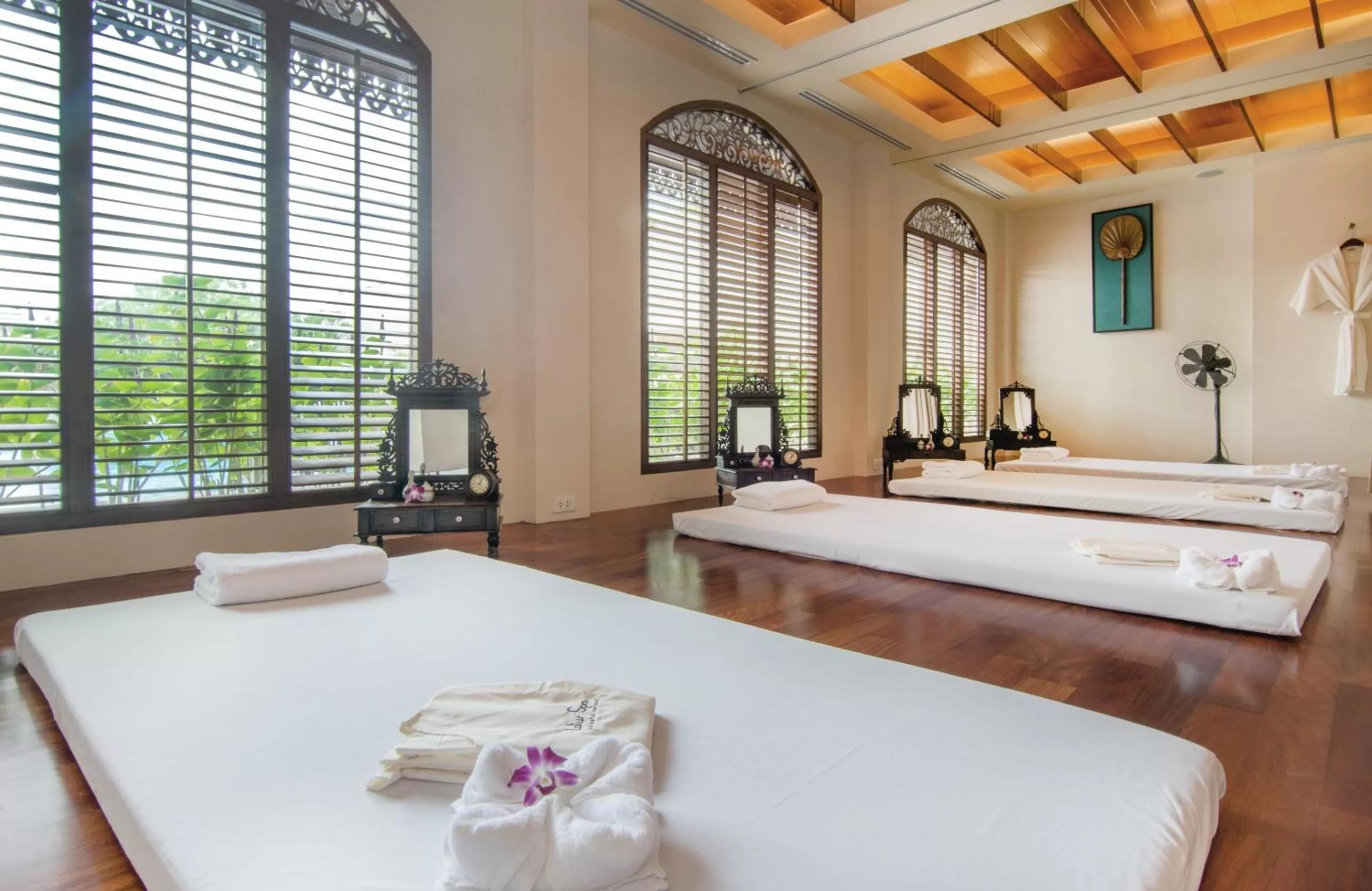 Massage, Bed in The Sukosol Hotel