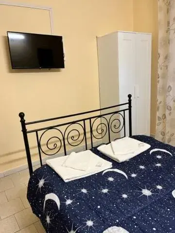 Bed in Albergo Fiorita