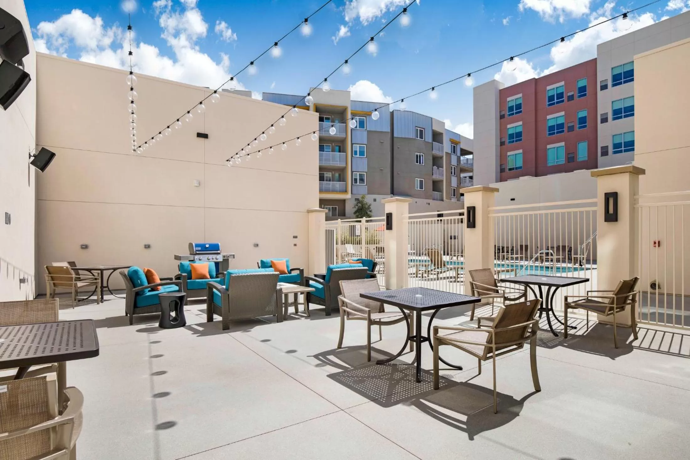 BBQ facilities in Hyatt House LA - University Medical Center