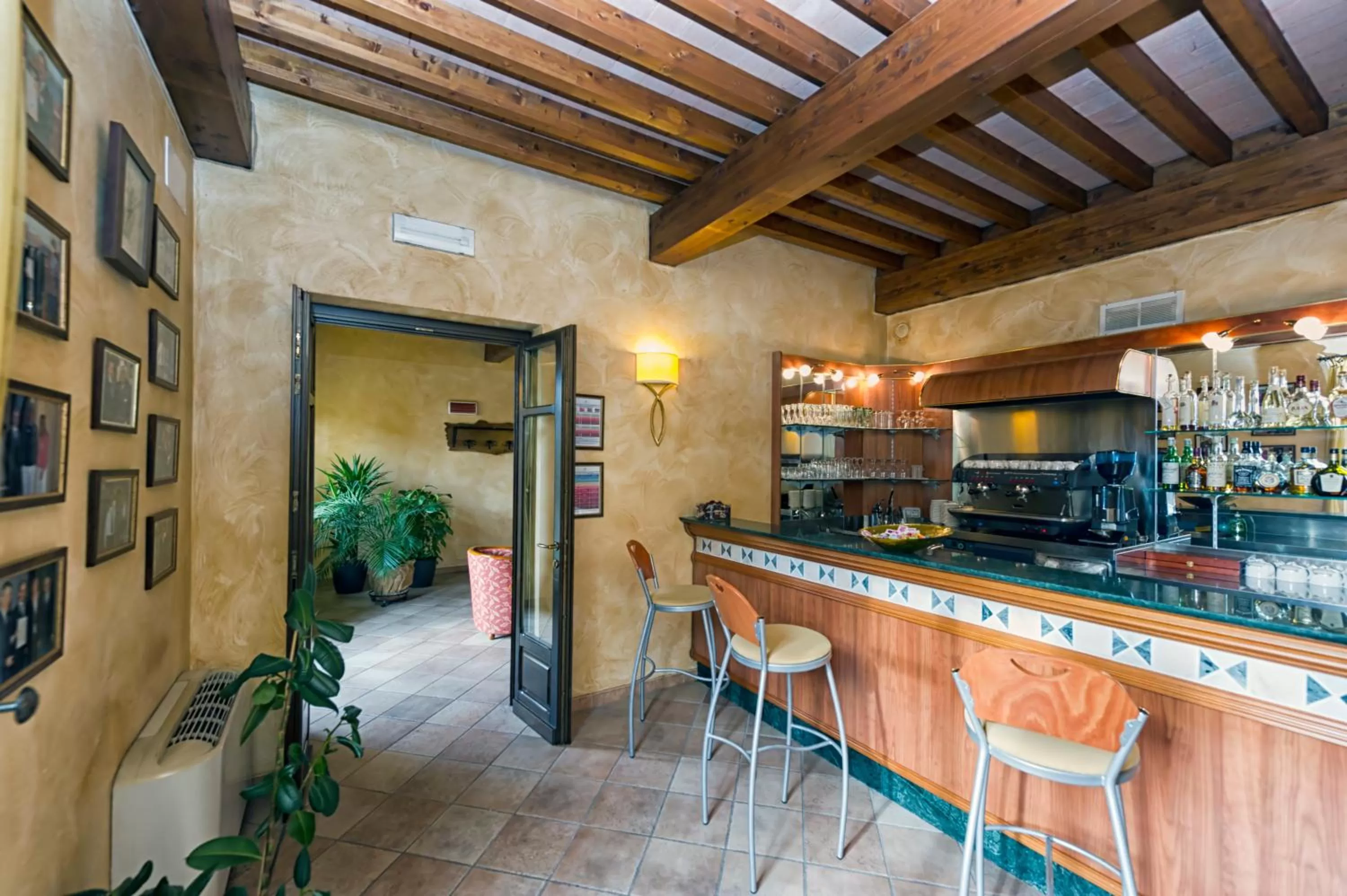 Lounge or bar in Best Western Plus Hotel Le Rondini