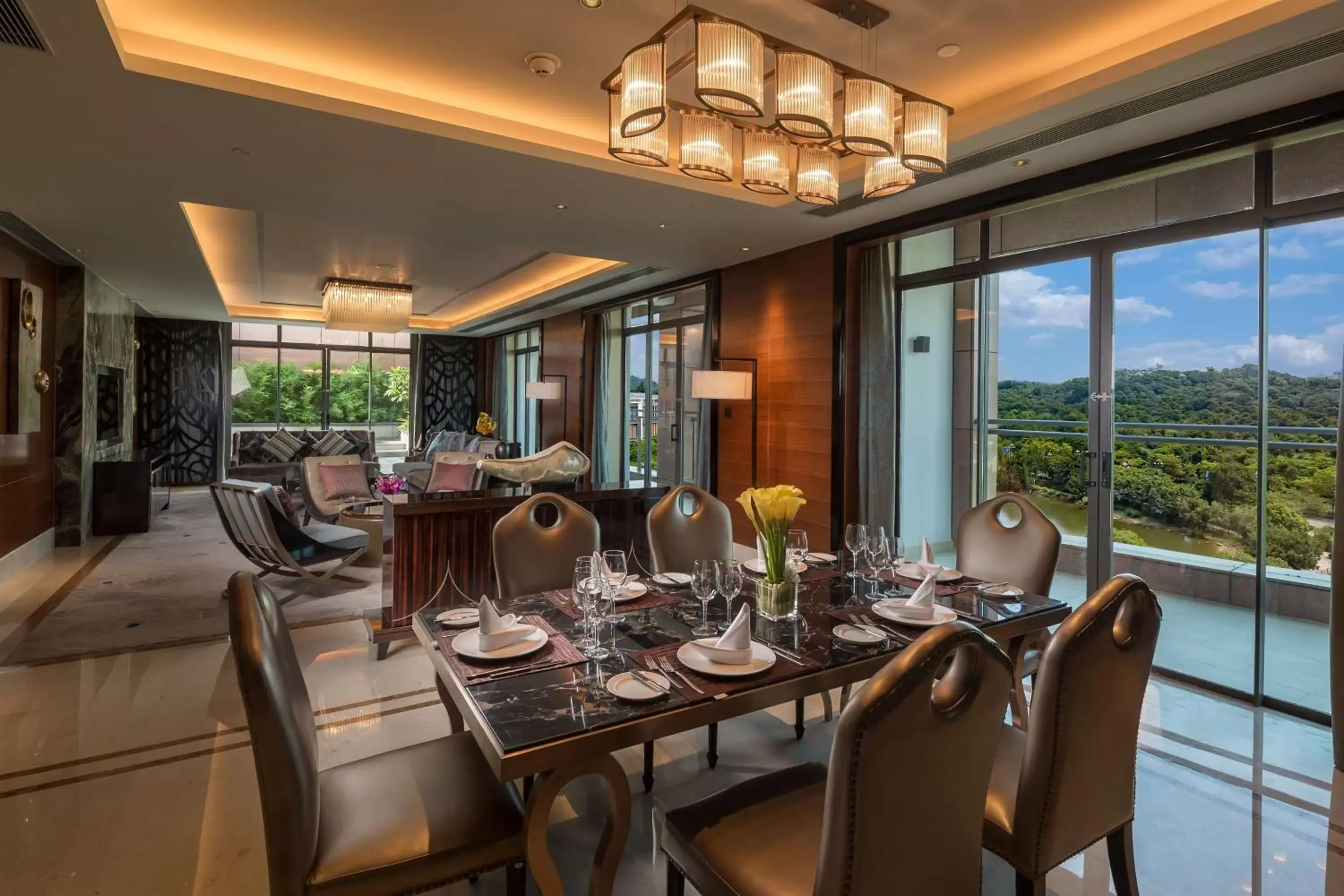 Living room, Restaurant/Places to Eat in DoubleTree by Hilton Hotel Guangzhou - Science City