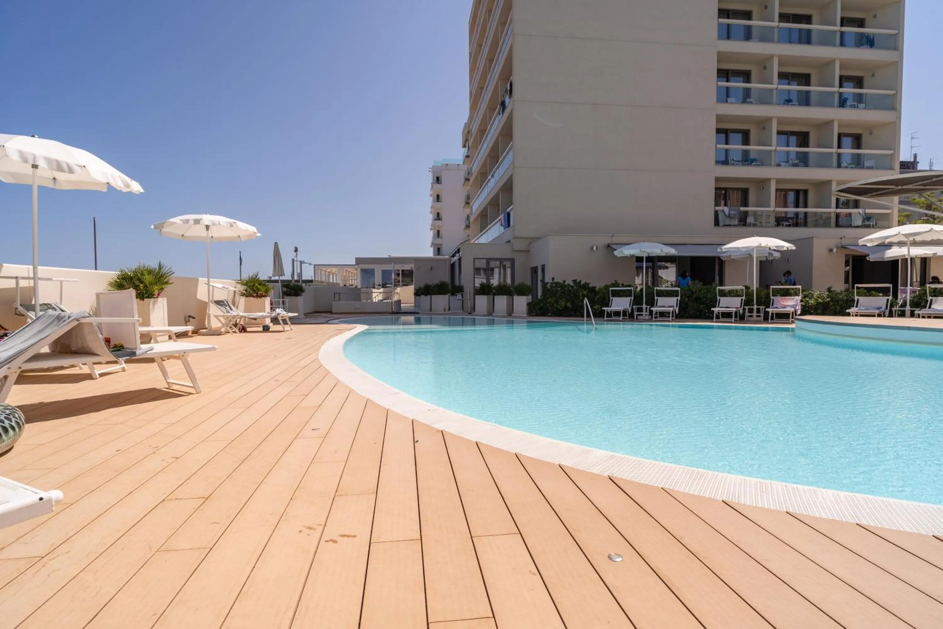 Swimming pool in Nautilus Family Hotel