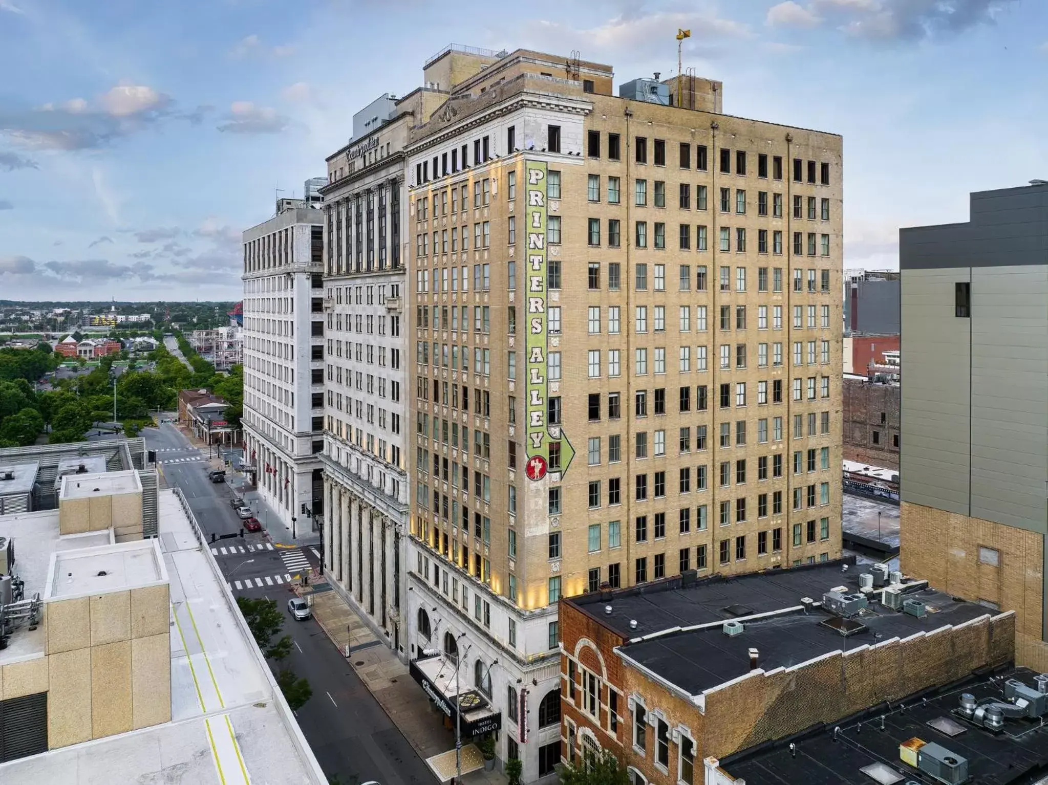 Property building in Hotel Indigo Nashville - The Countrypolitan