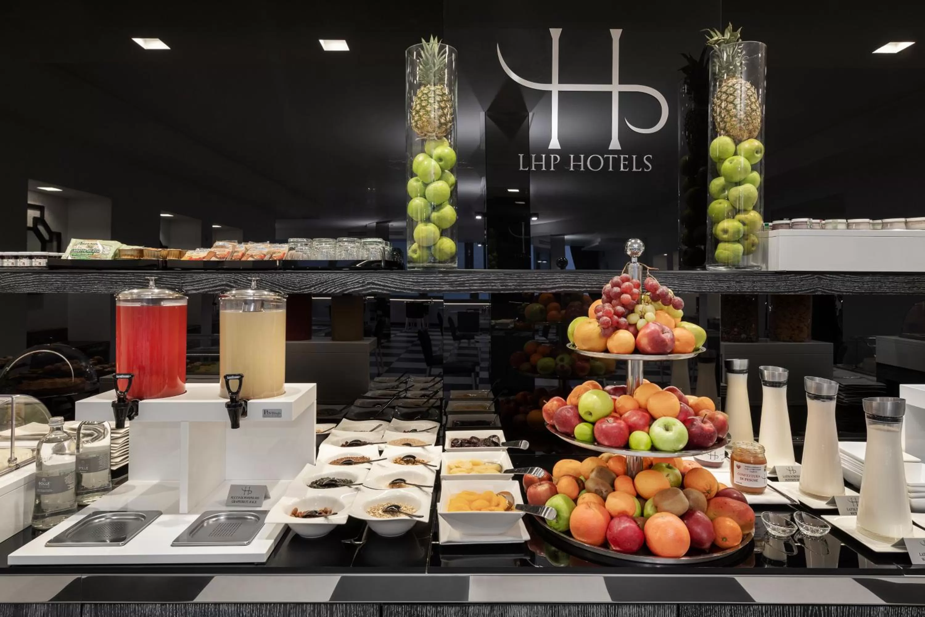 Breakfast in LHP Napoli Palace & SPA