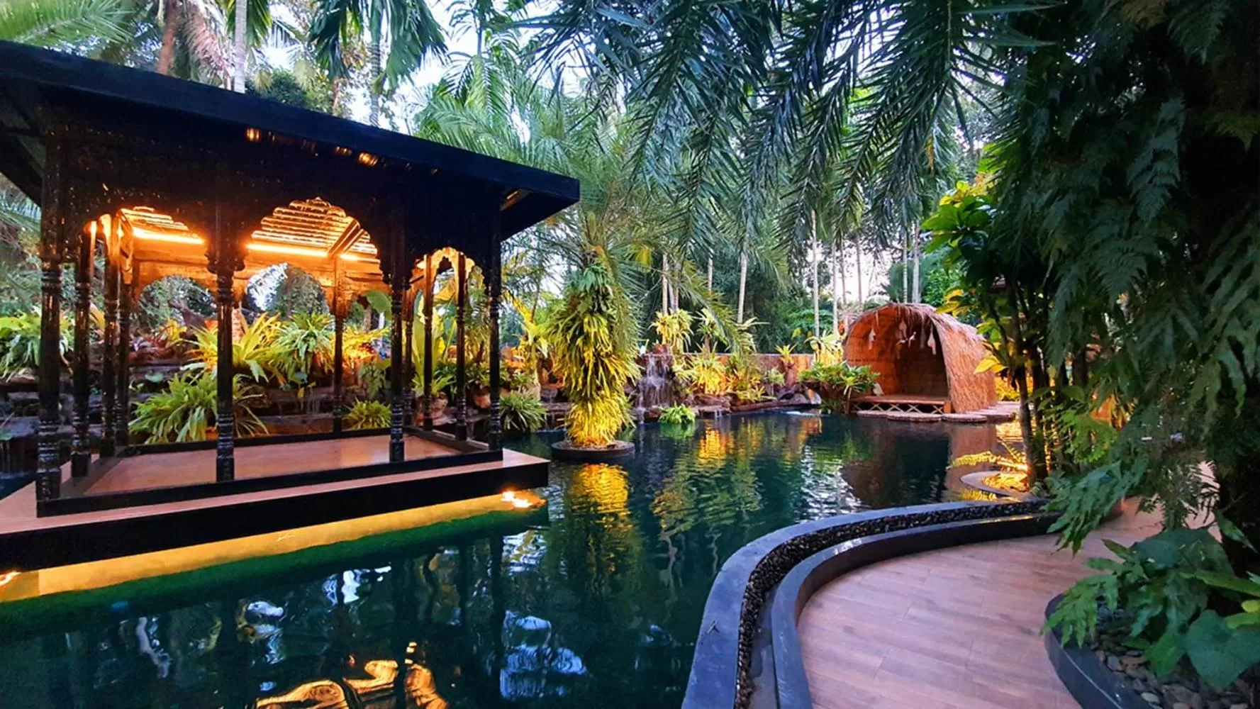 Swimming pool in Baan Habeebee Resort