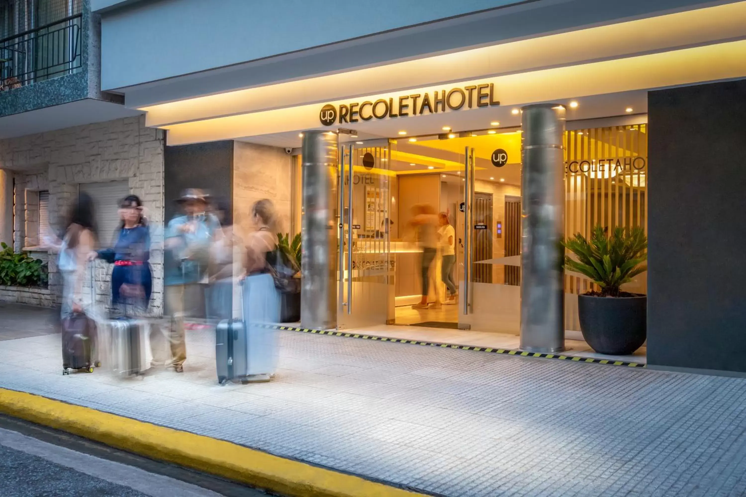 Facade/entrance in Up Recoleta Hotel