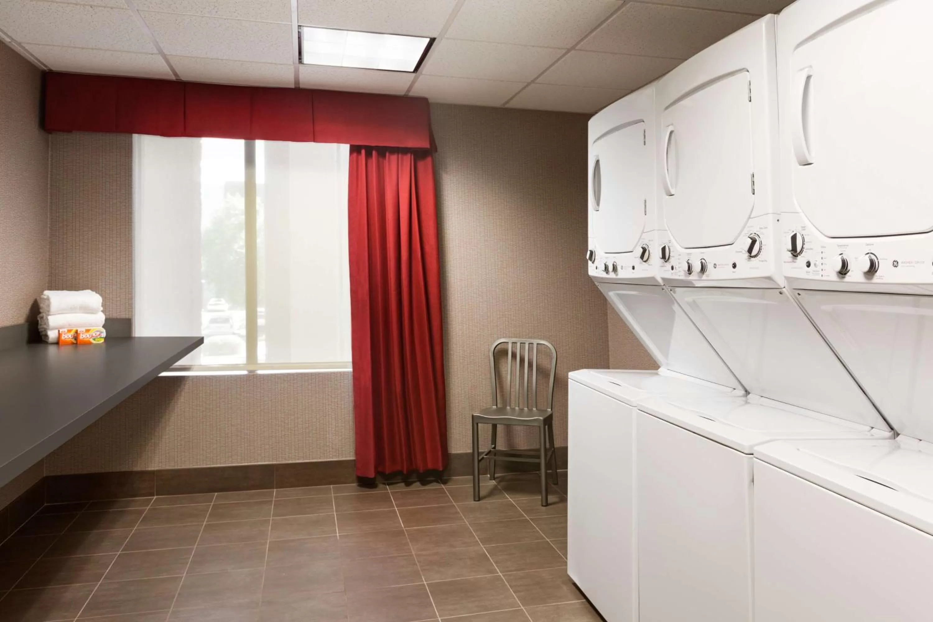 Property building in Hampton Inn & Suites Phoenix Glendale-Westgate