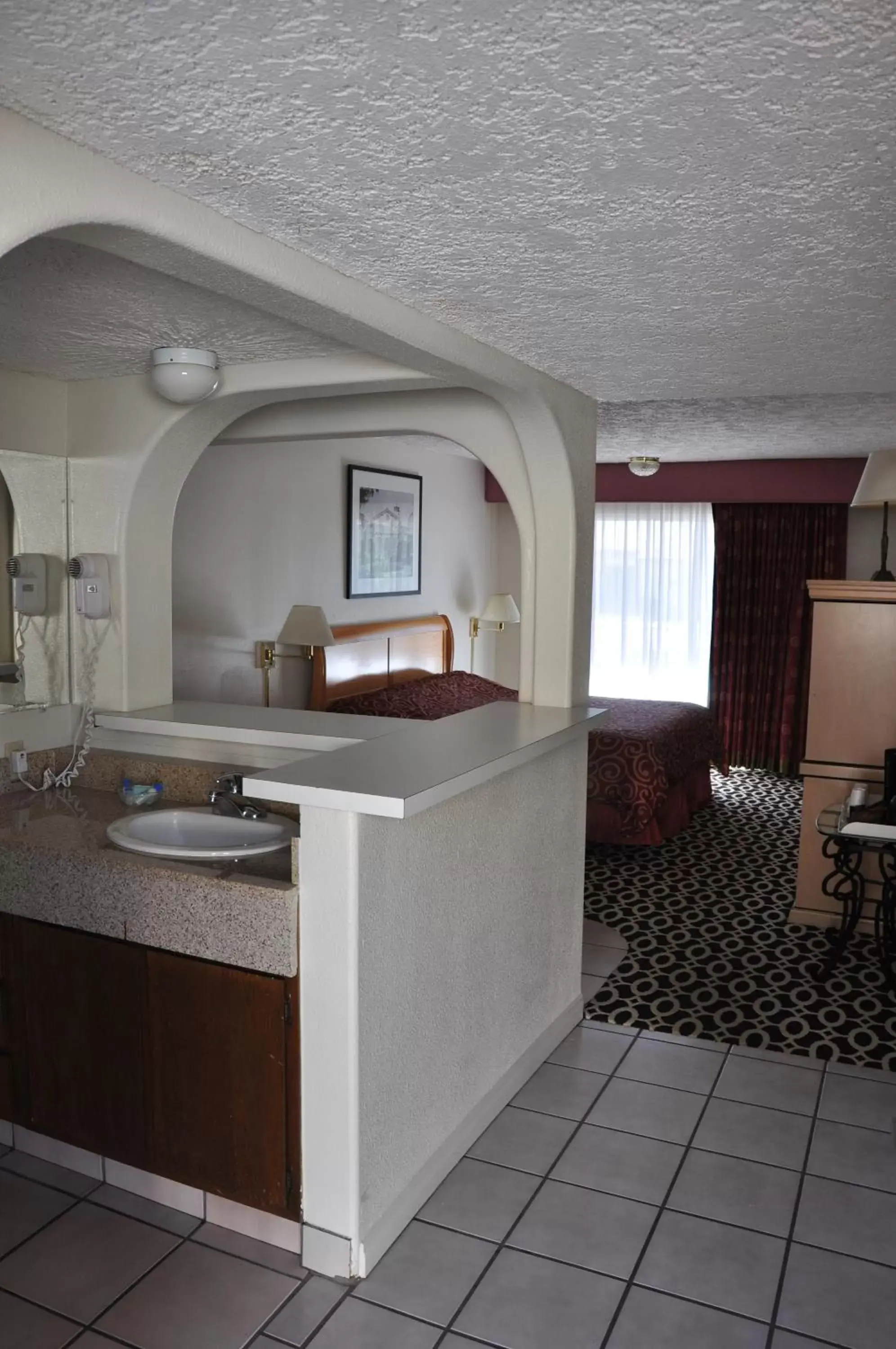 Kitchen or kitchenette, Bathroom in Delos Reyes Palm Springs