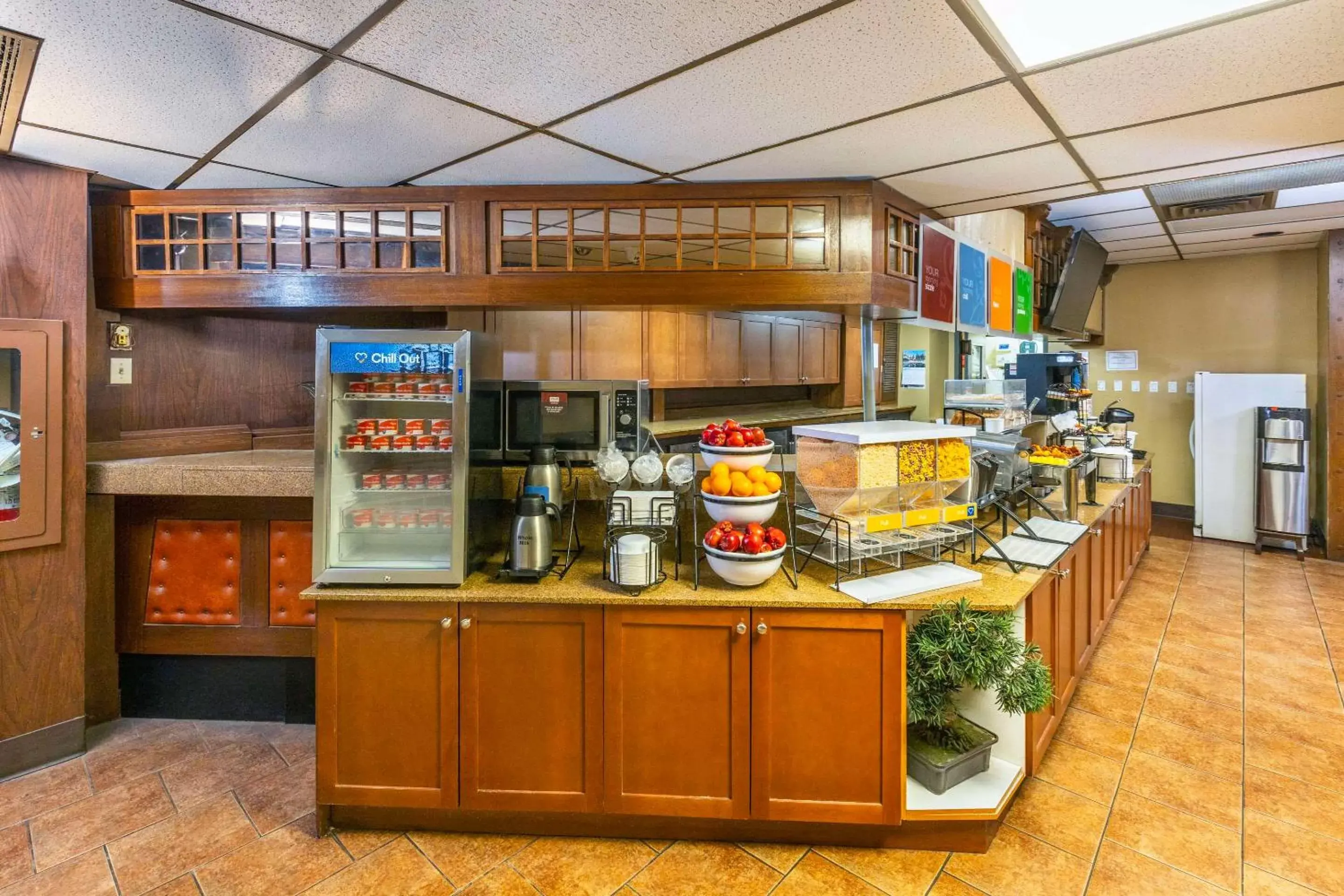 Breakfast in Comfort Inn & Suites Breakfast in Comfort Inn & Suites