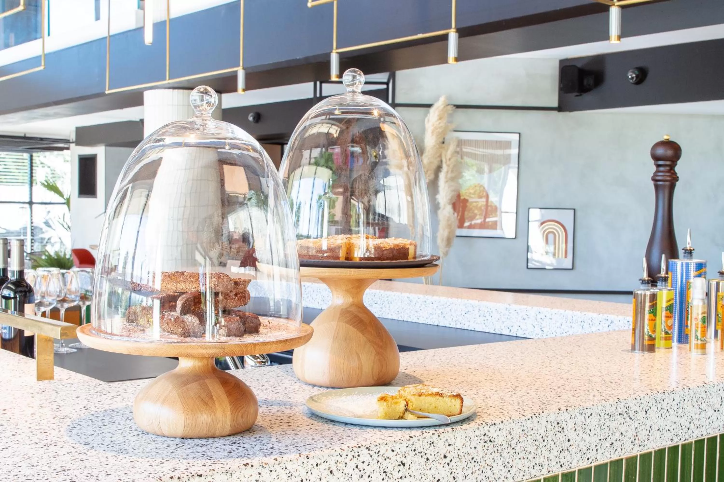 Restaurant/places to eat in ibis Nice Aéroport Promenade des Anglais