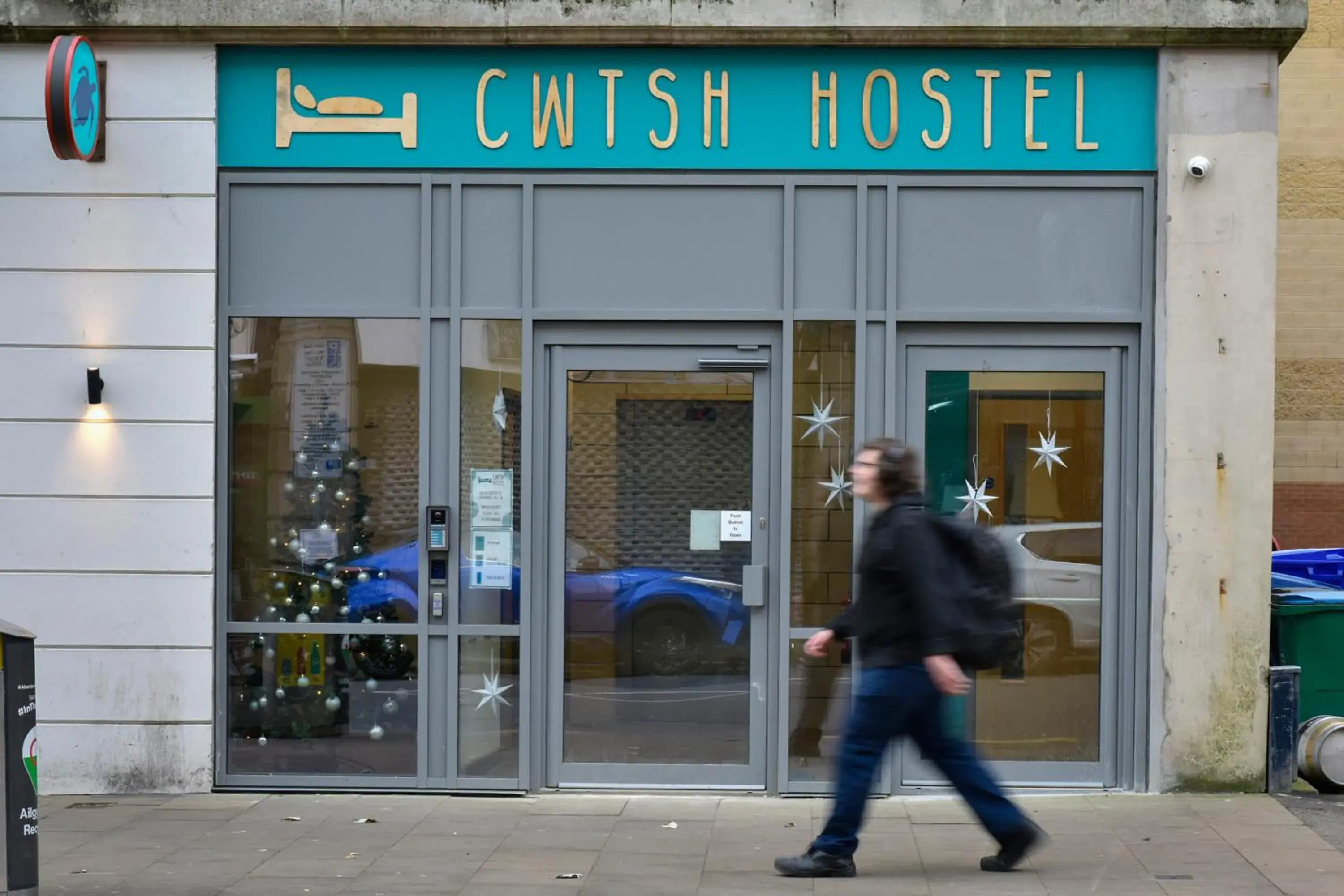 Facade/entrance in Cwtsh Hostel