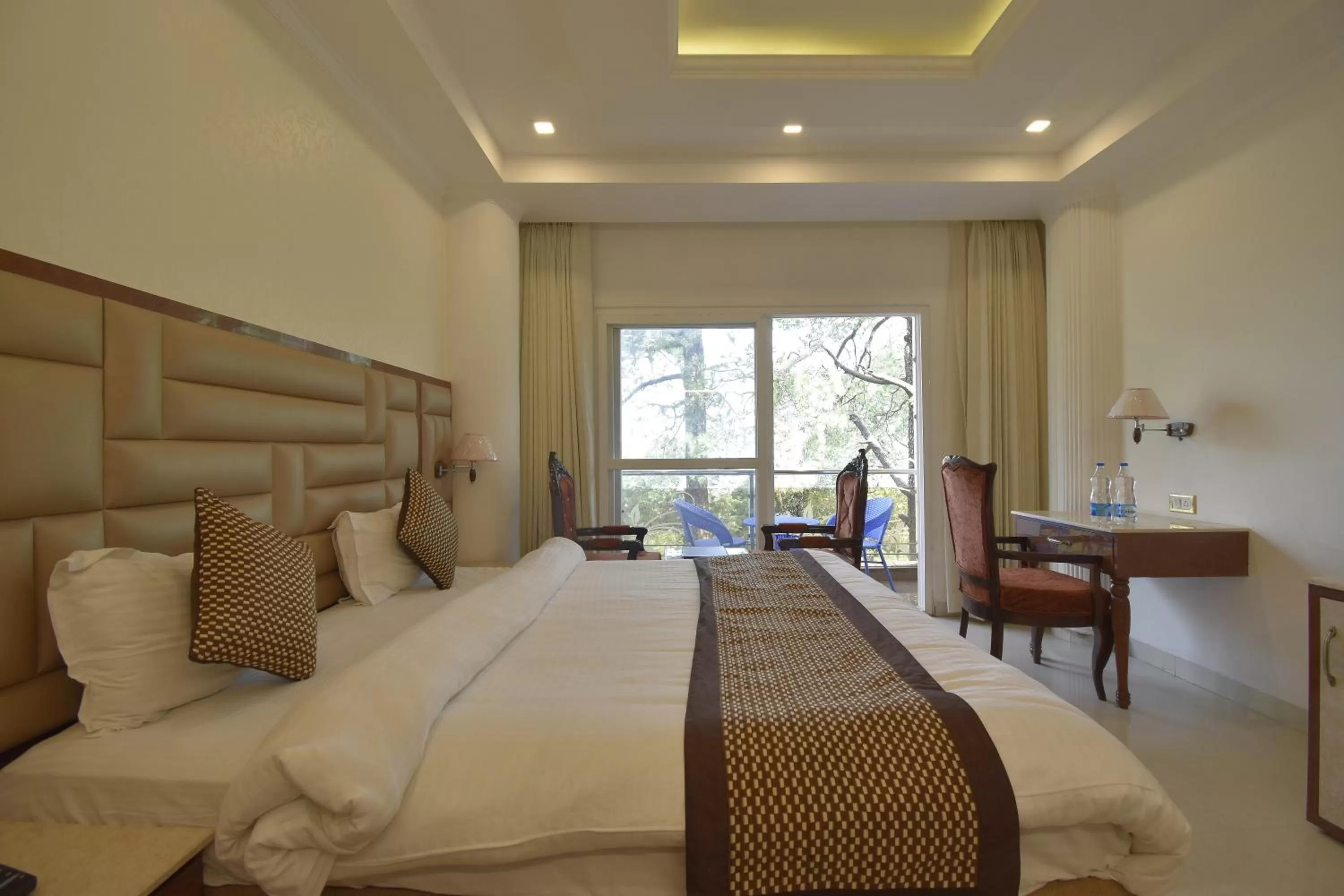 Bed in The Royal Castle AC Centralized