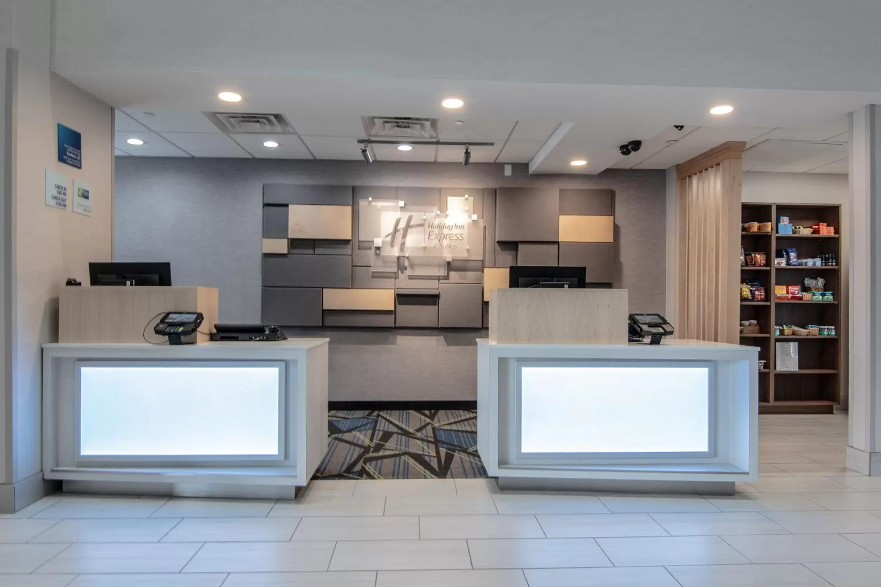 Property building, Lobby/Reception in Holiday Inn Express & Suites - Indianapolis Northwest, an IHG Hotel