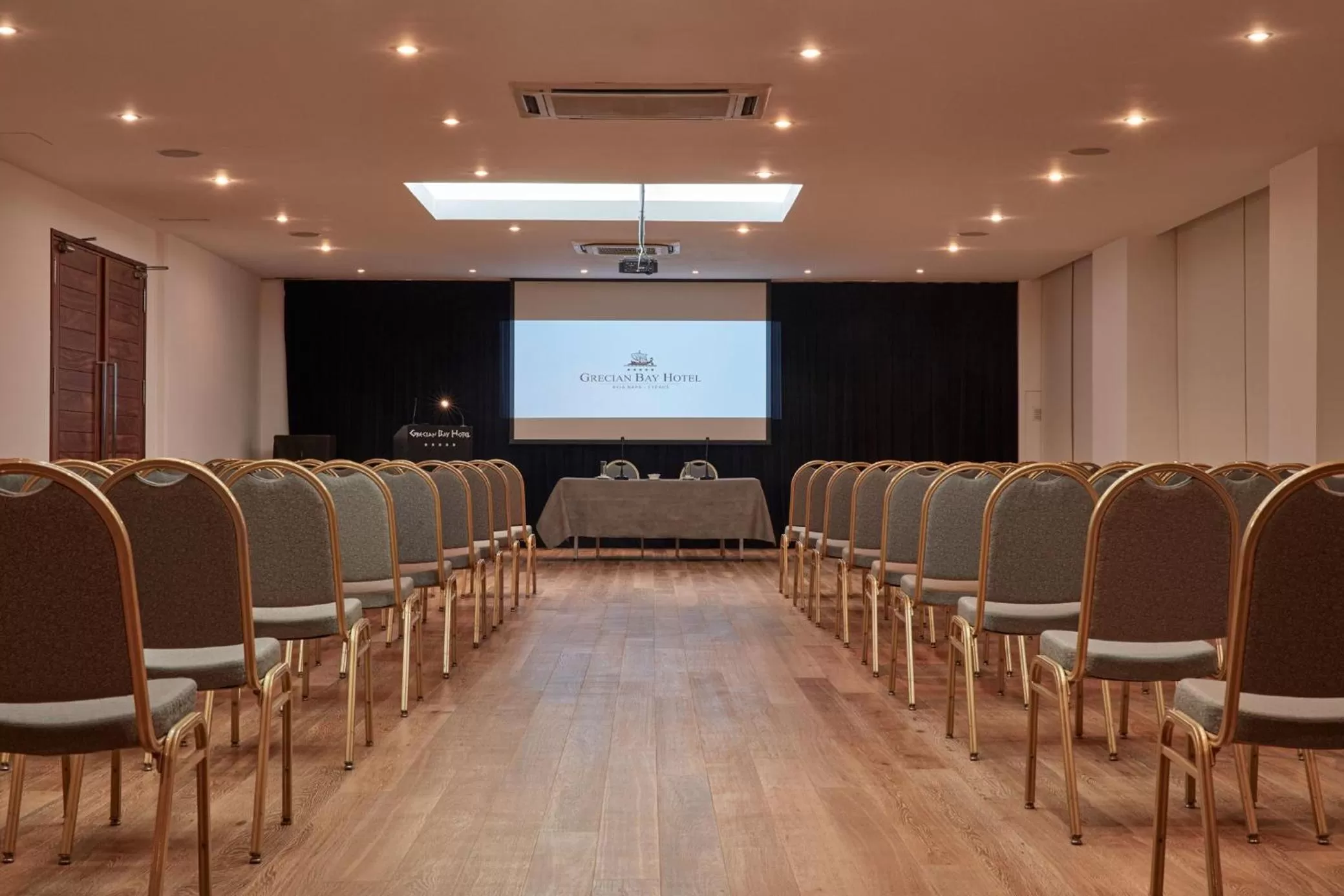 Banquet/Function facilities in Grecian Bay