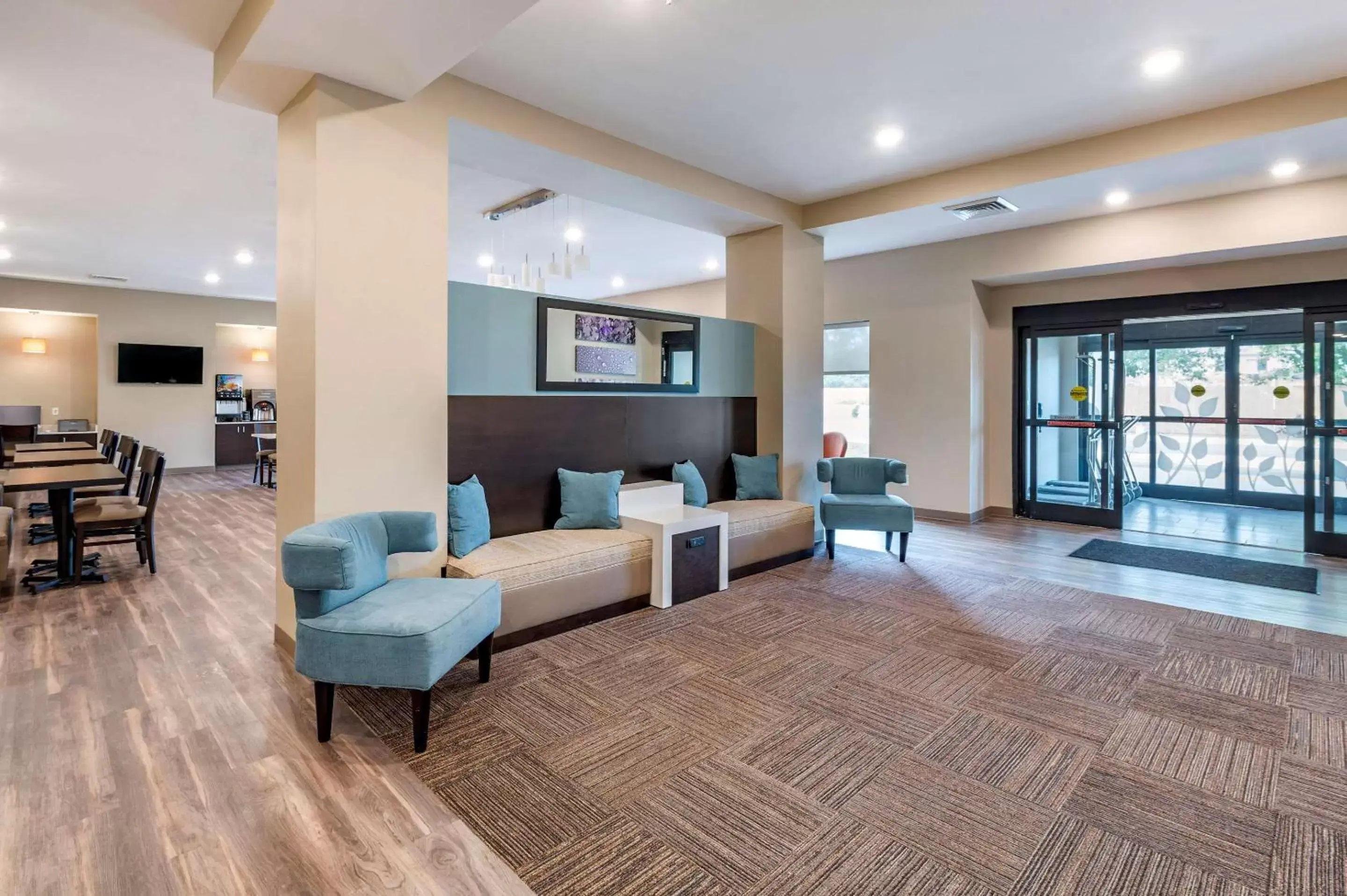 Lobby or reception, Seating Area in MainStay Suites