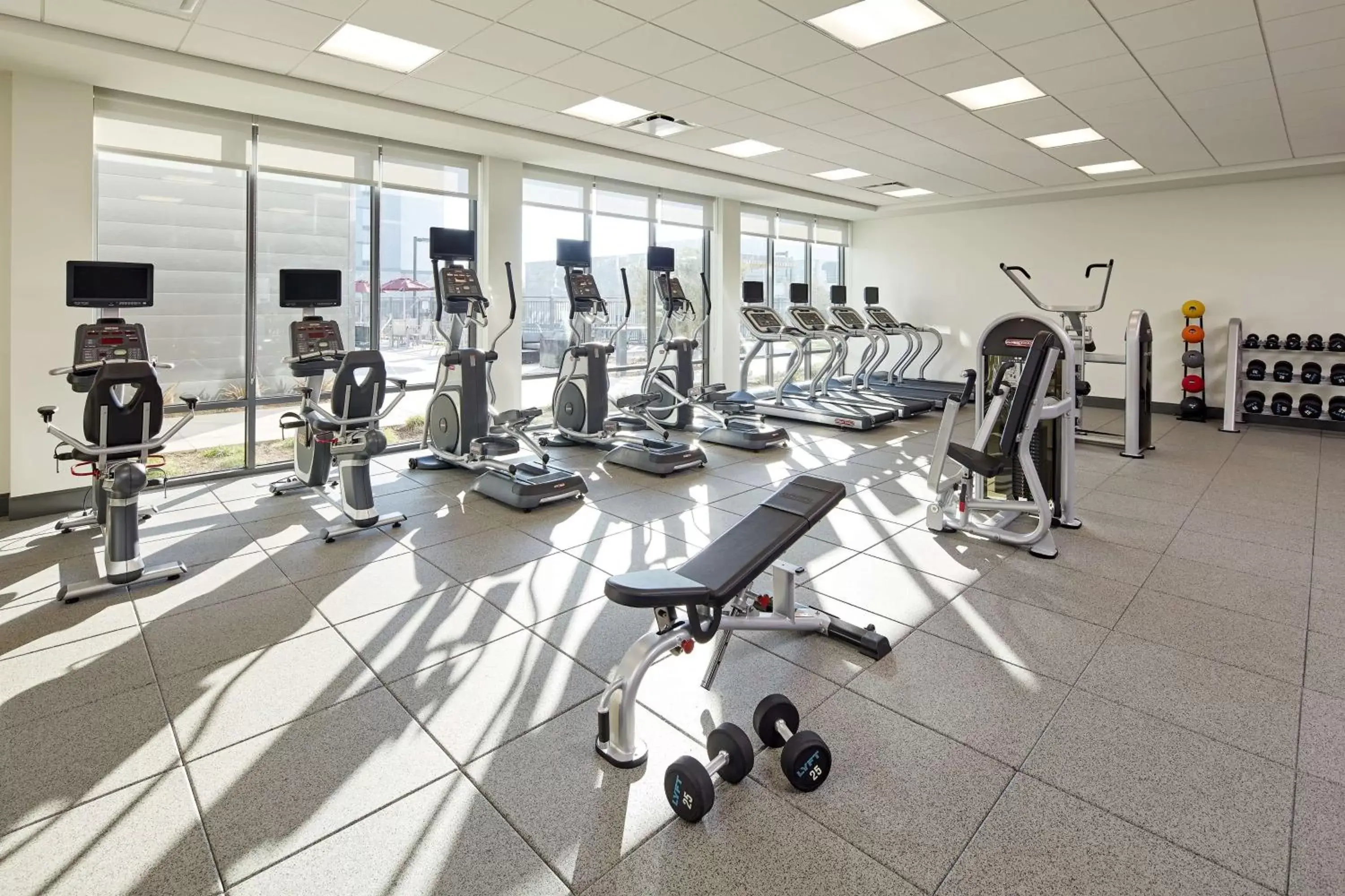 Fitness centre/facilities, Fitness Center/Facilities in Hampton Inn Long Beach Airport, Ca