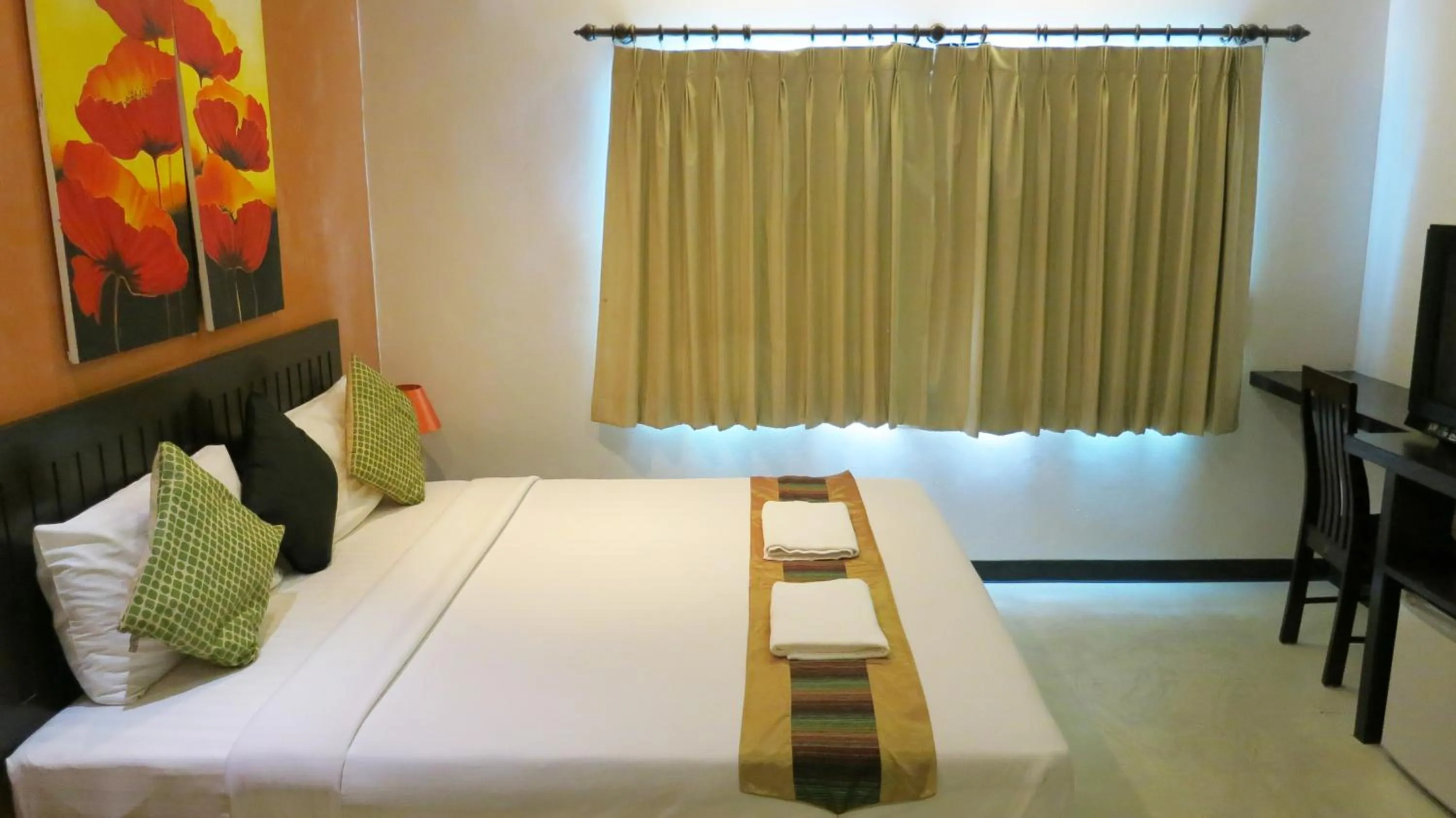 Photo of the whole room, Bed in Queen Boutique Hotel Chaweng