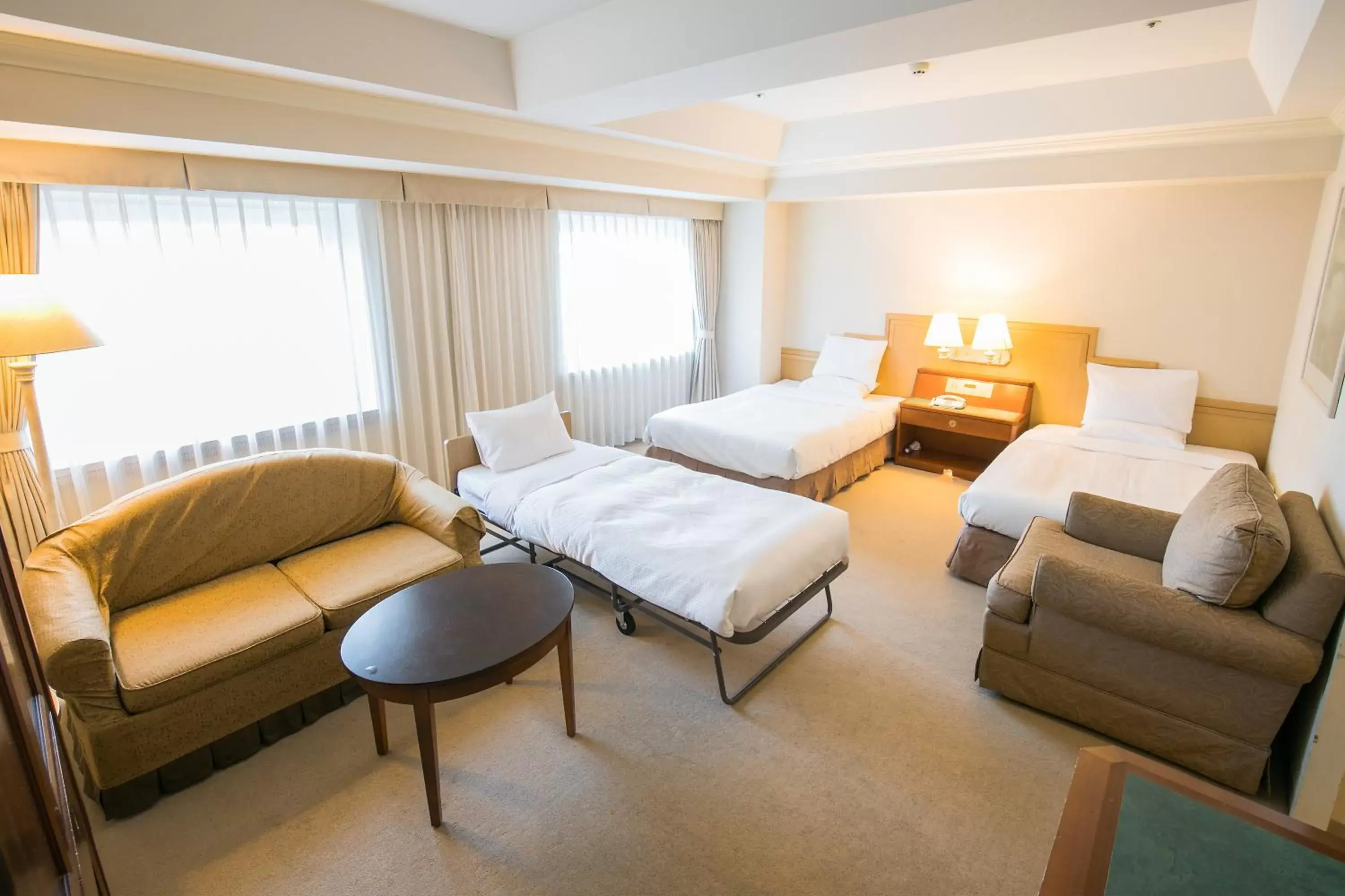 Photo of the whole room, Seating Area in HOTEL MYSTAYS PREMIER Sapporo Park