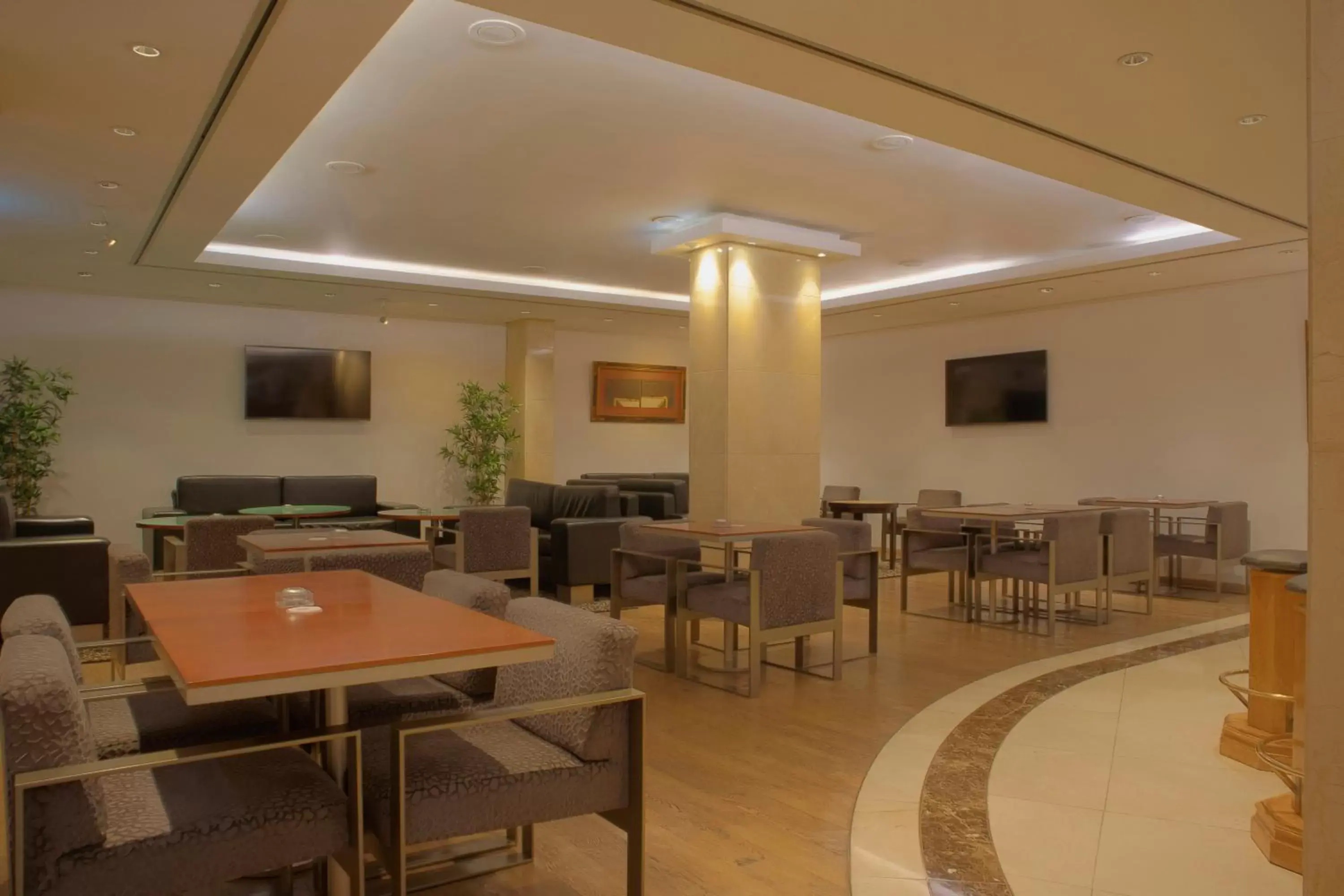 Lounge or bar, Restaurant/Places to Eat in SANA Reno Hotel