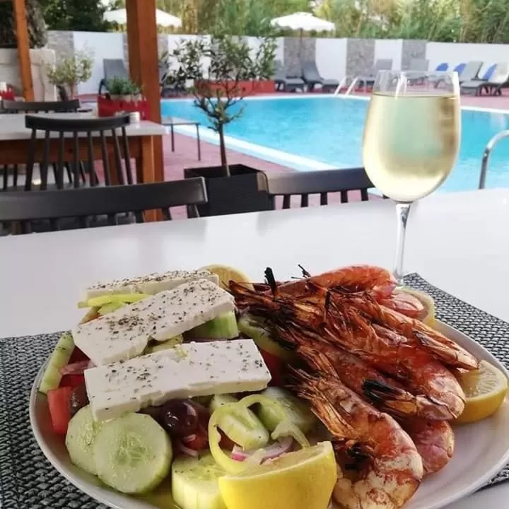 Restaurant/places to eat in Platoni Elite