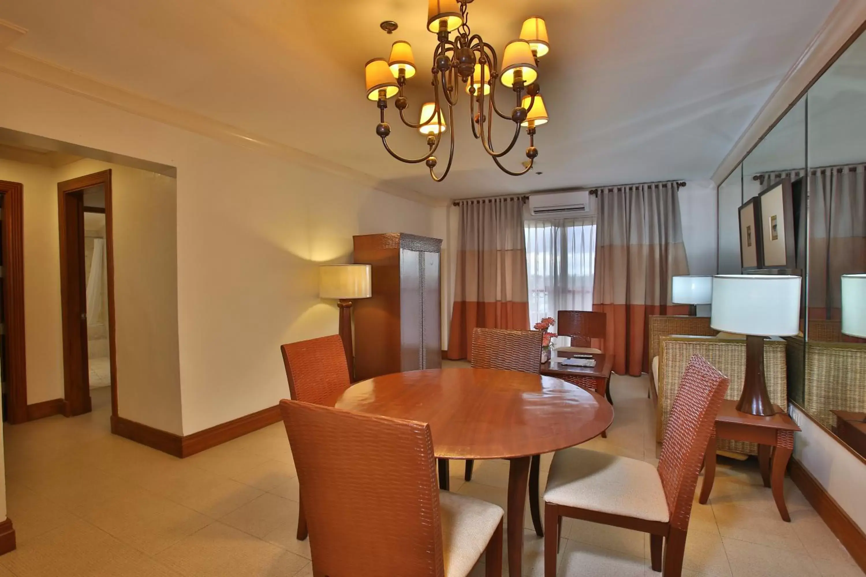 Living room, Seating Area in Crown Regency Suites Mactan