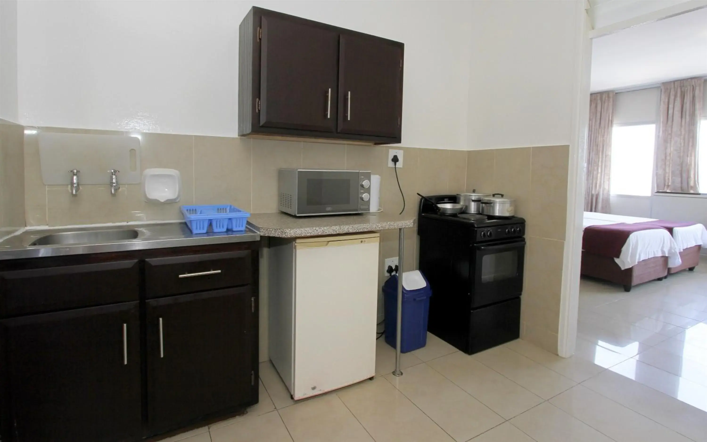 Kitchen or kitchenette, Kitchen/Kitchenette in Coastlands Durban Self Catering Holiday Apartments