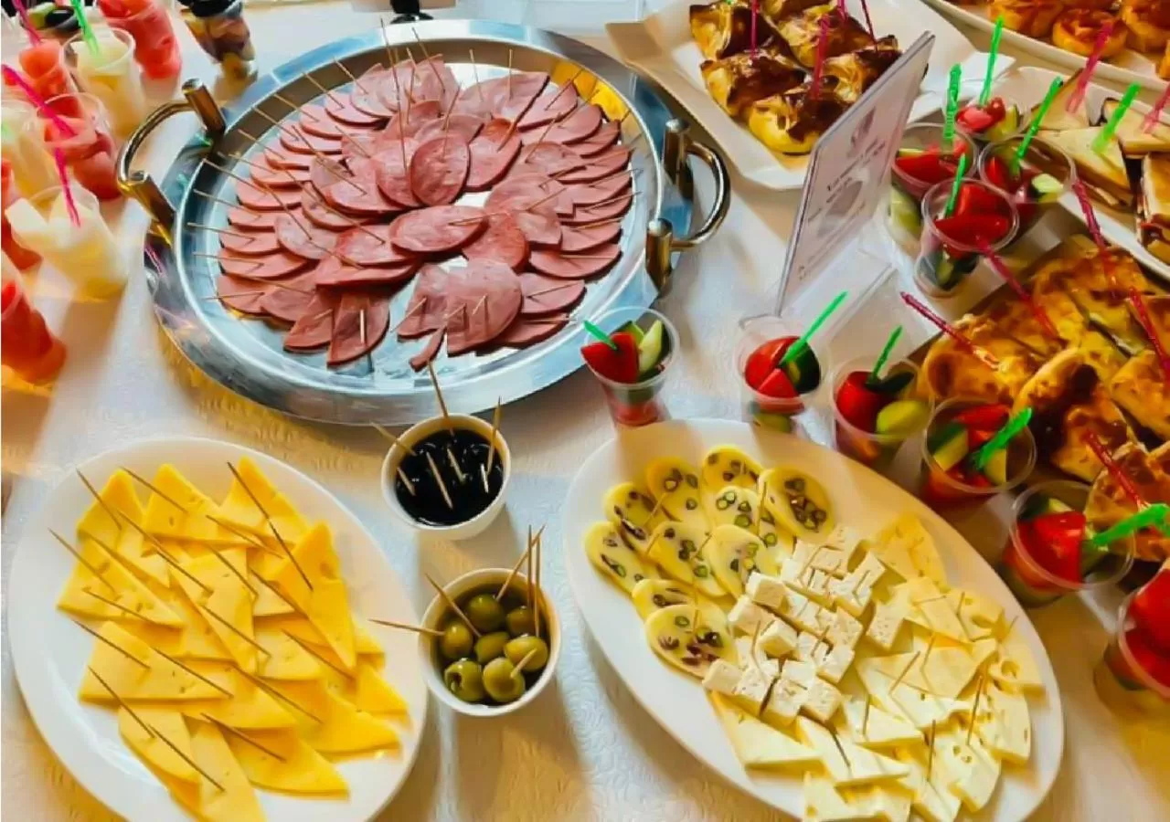 Buffet breakfast in Hotel Shumon