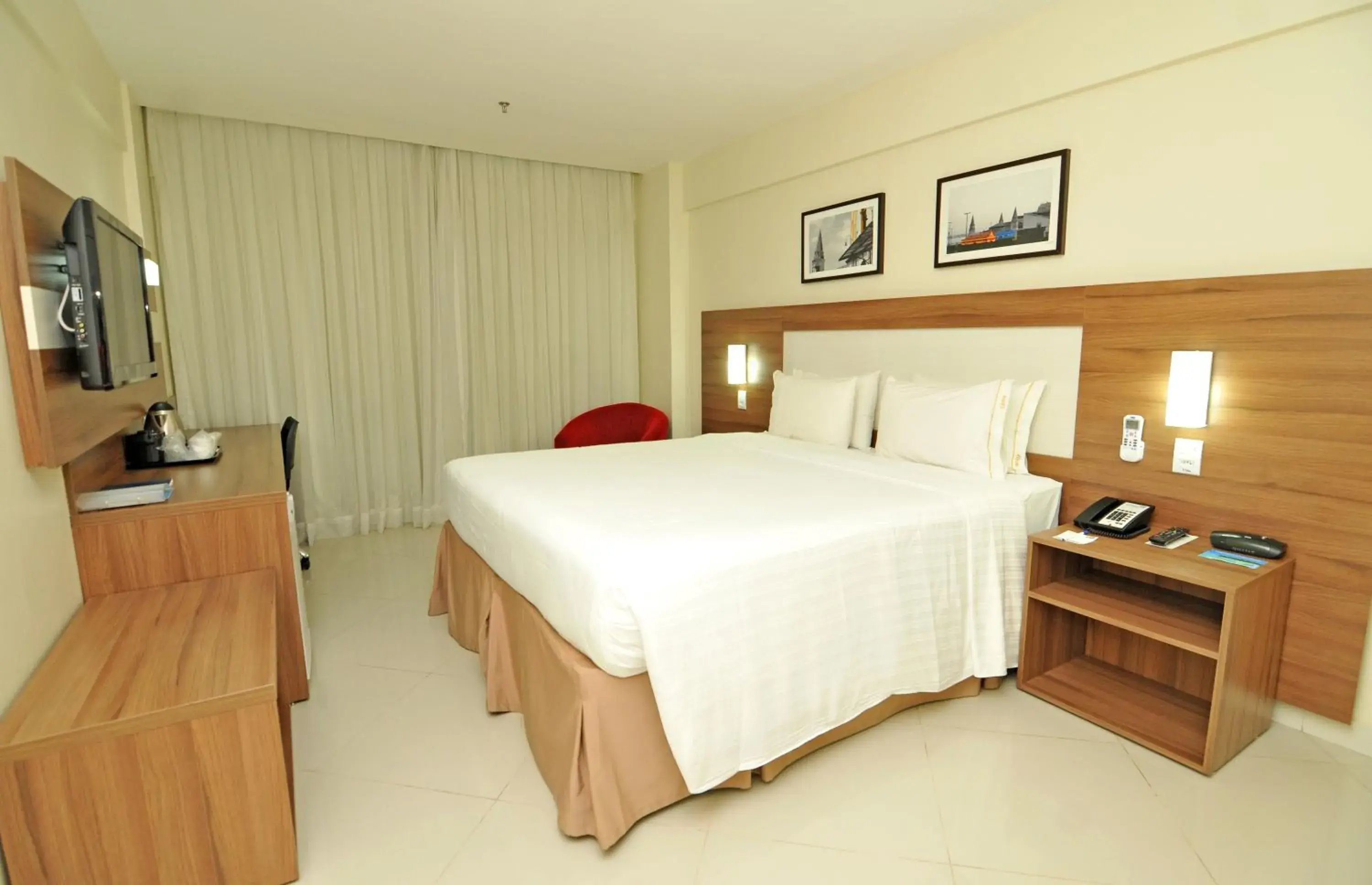 Photo of the whole room, Bed in Holiday Inn Express Belem Ananindeua, an IHG Hotel