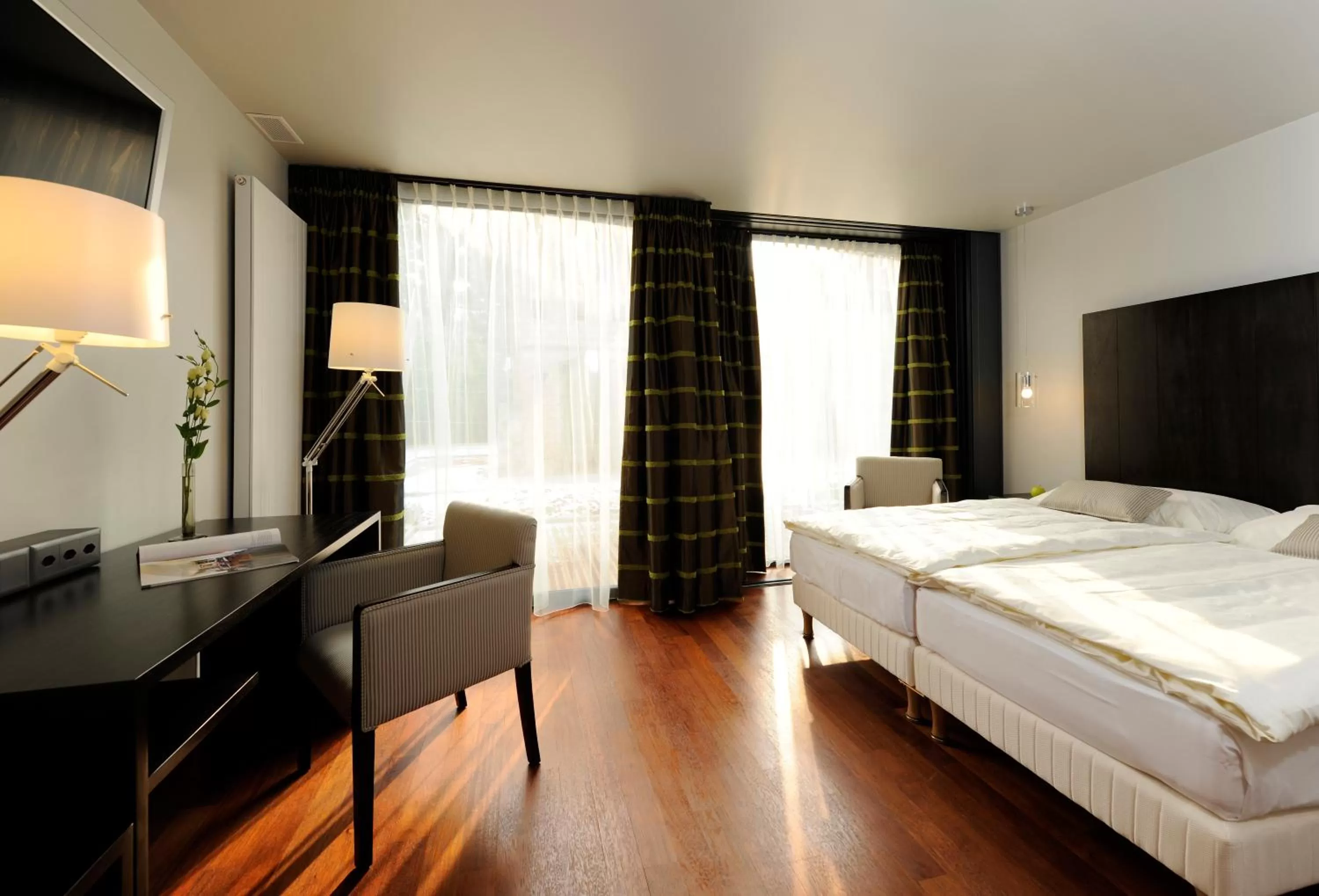 Photo of the whole room, Bed in Hôtel du Théâtre, Boutique Hôtel