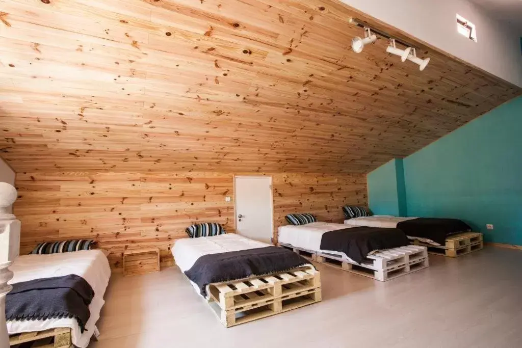 Bedroom, Bed in Lisbon Surf Villa