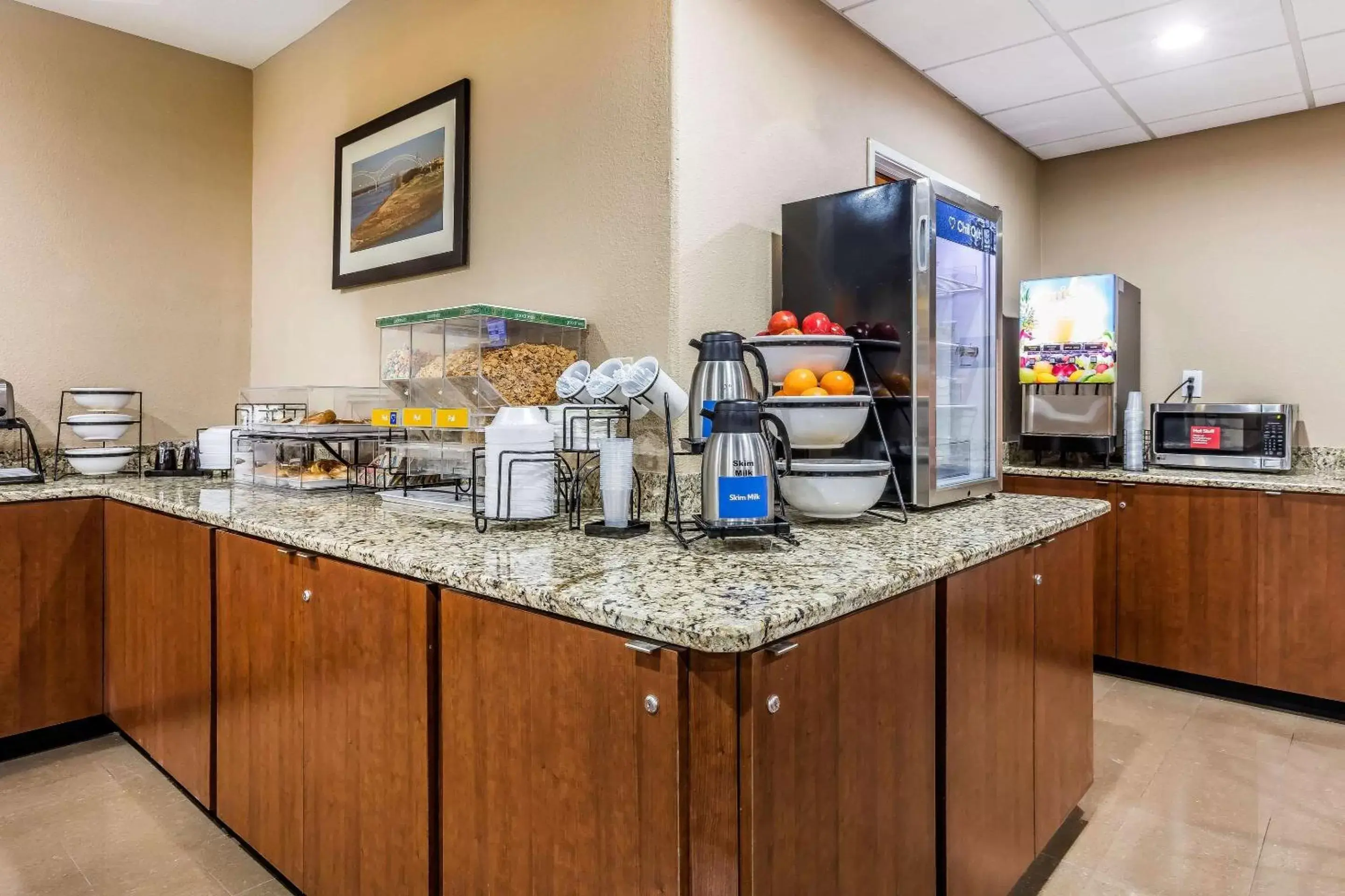 Restaurant/places to eat in Comfort Inn & Suites Airport-American Way Memphis