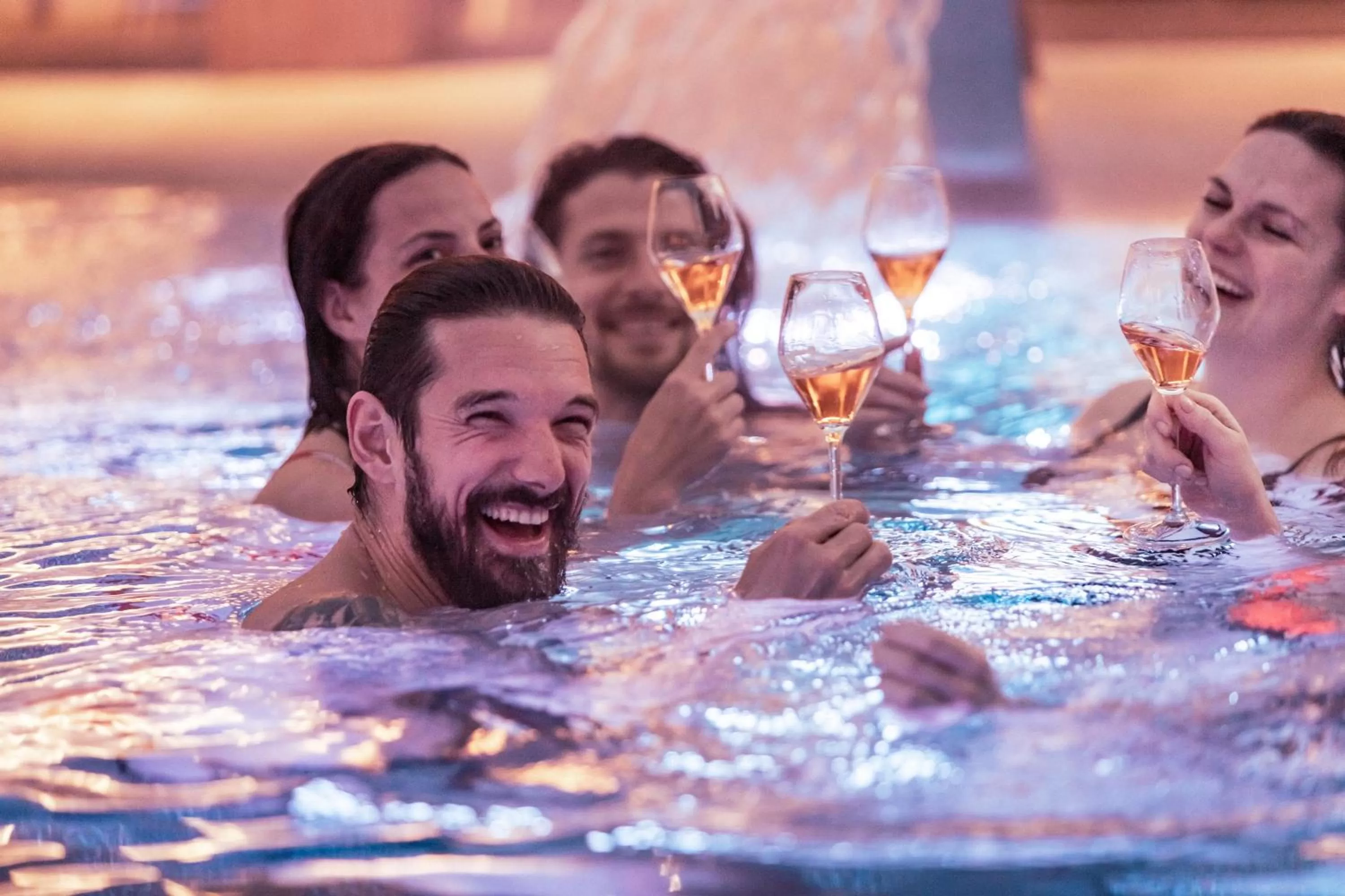 Swimming pool in Tirol Lodge