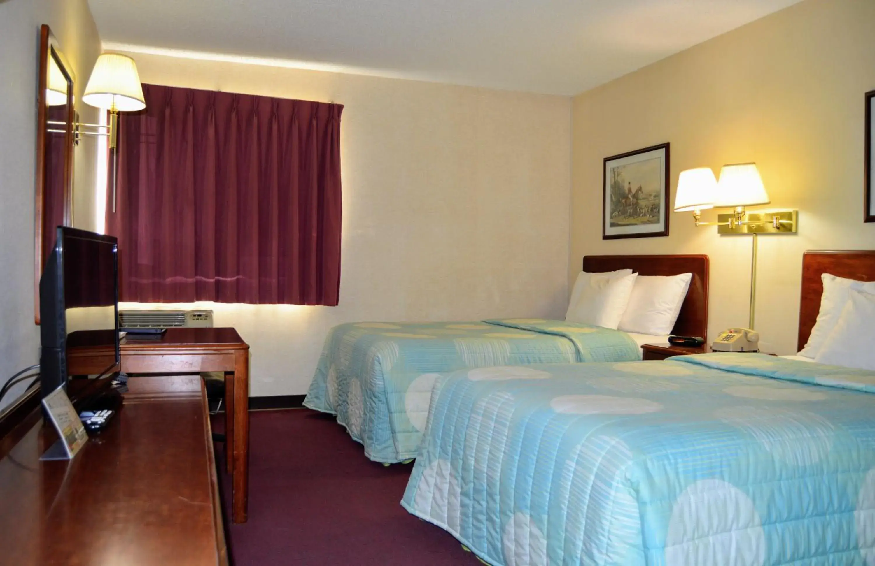 Photo of the whole room, Bed in Extended Stay Warrenton Inn