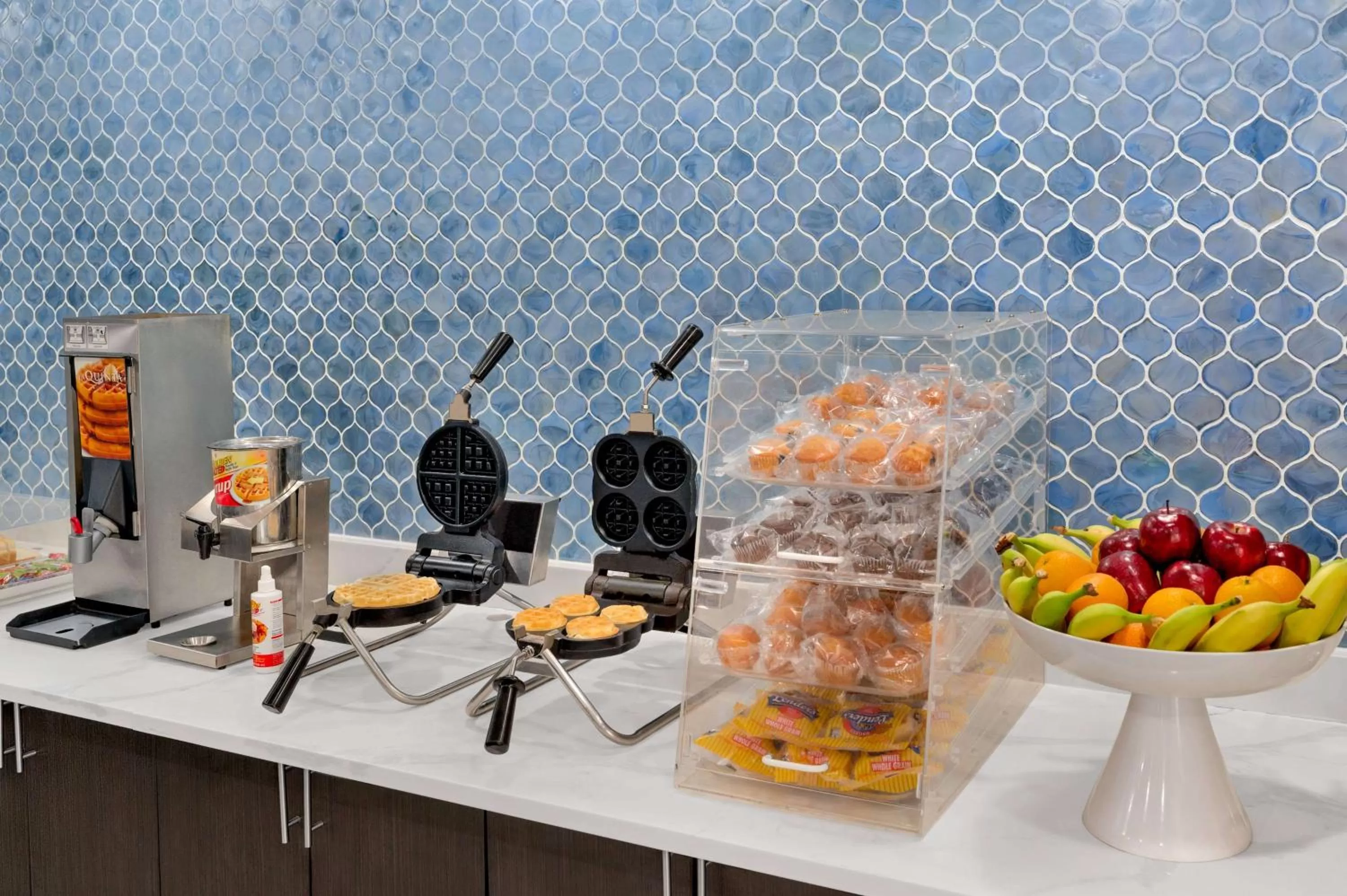 Property building in La Quinta Inn by Wyndham Columbus Airport Area