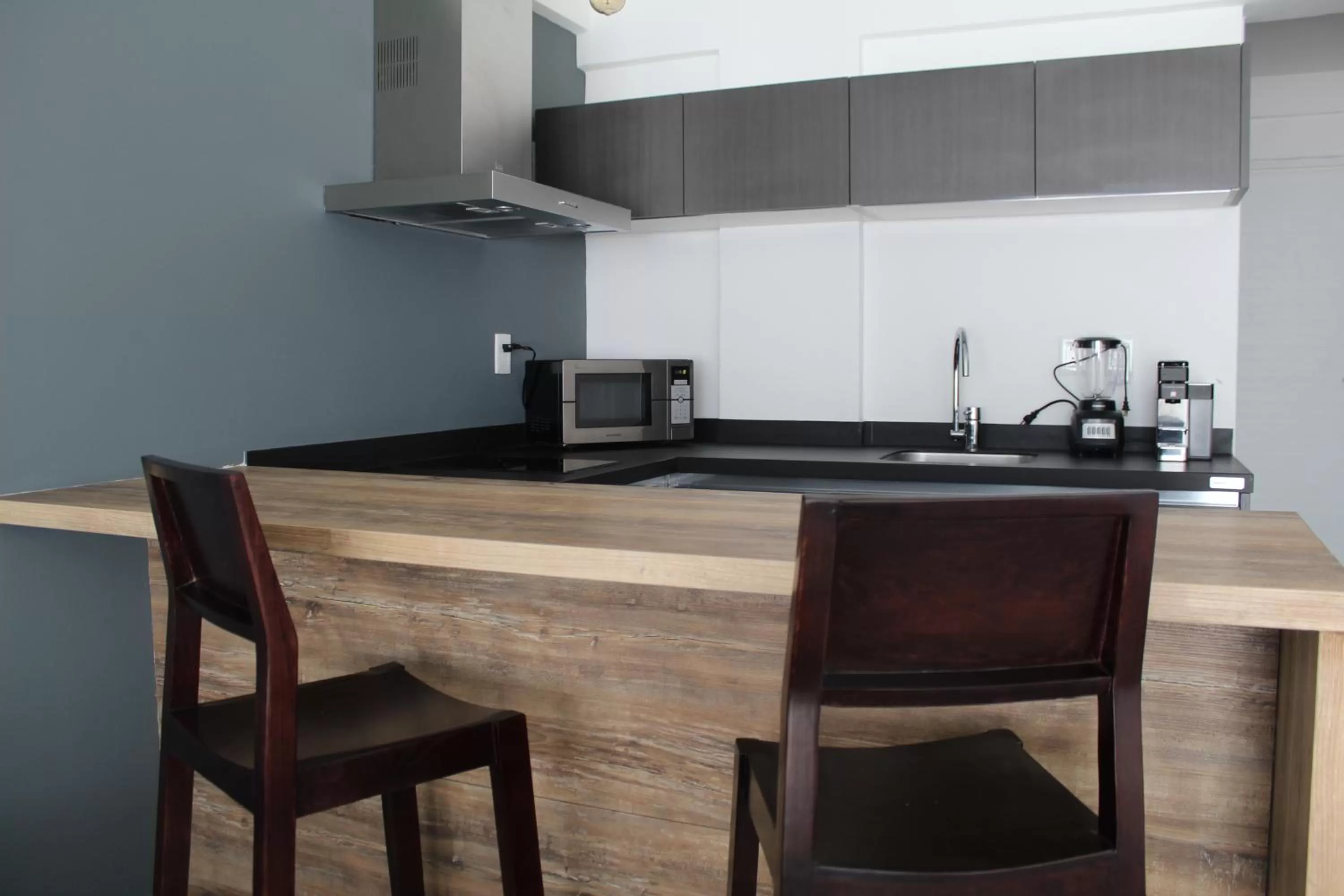 Coffee/tea facilities in Studio 30 Condhotel by Nah Hotels