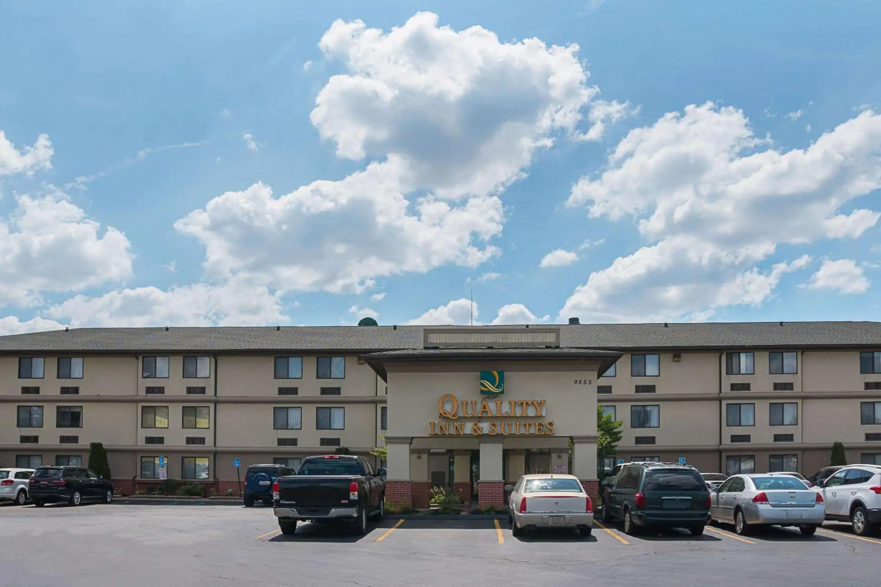 Property Building in Quality Inn & Suites Detroit Metro Airport