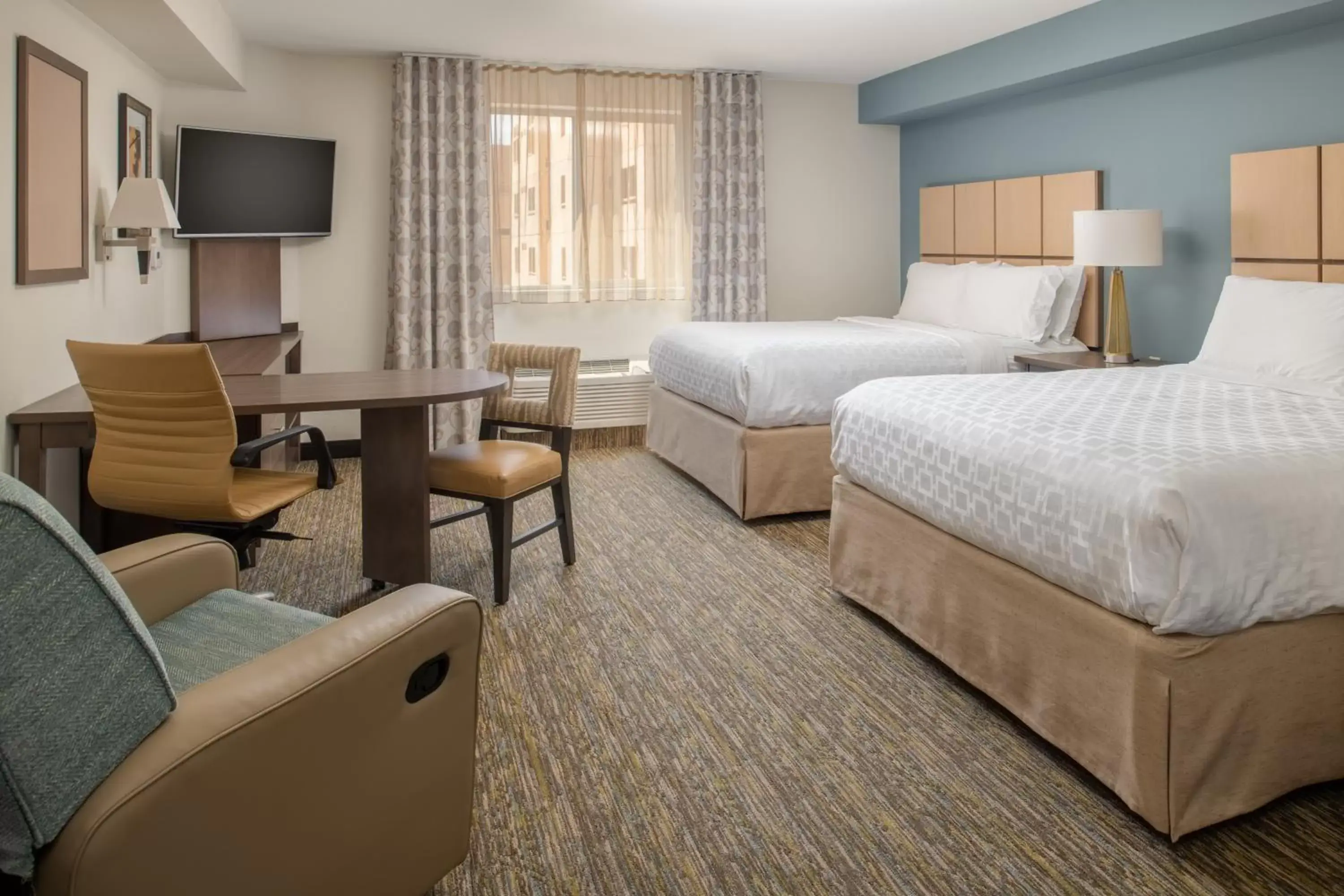 Photo of the whole room, Bed in Candlewood Suites Vancouver/Camas, an IHG Hotel