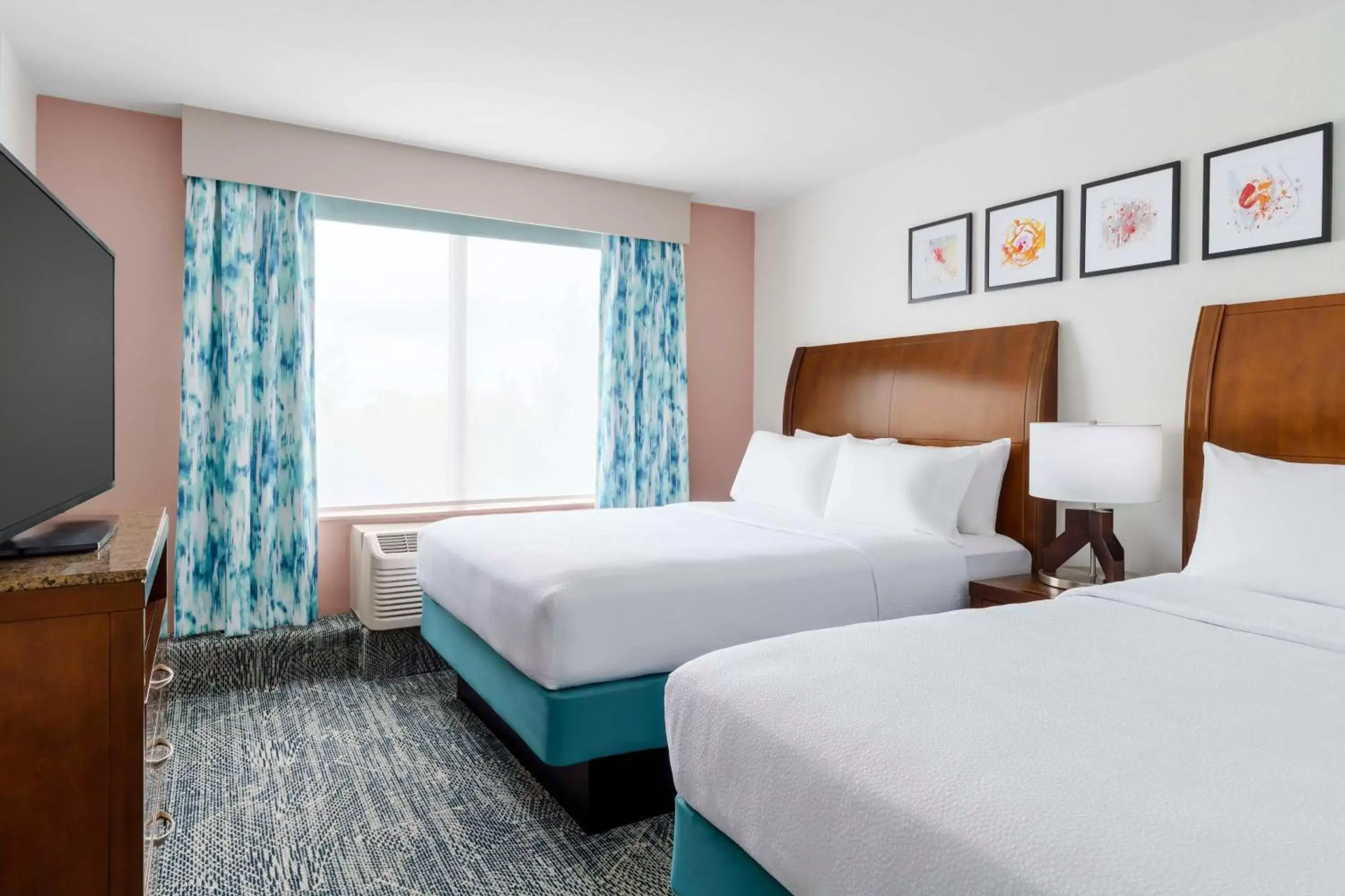 Bed in Hilton Garden Inn Orlando at SeaWorld