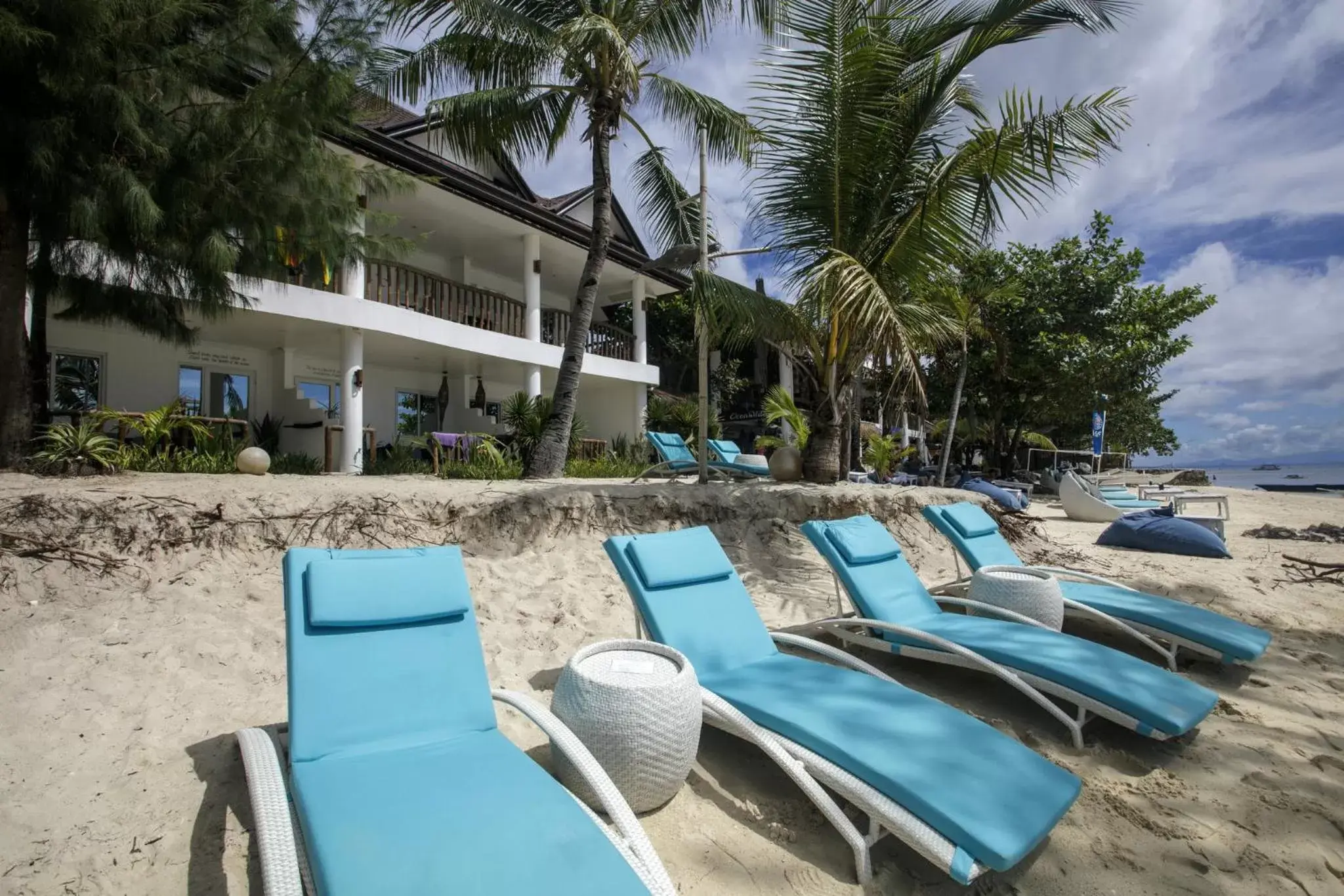Balcony/Terrace, Swimming Pool in Ocean Vida Beach and Dive Resort